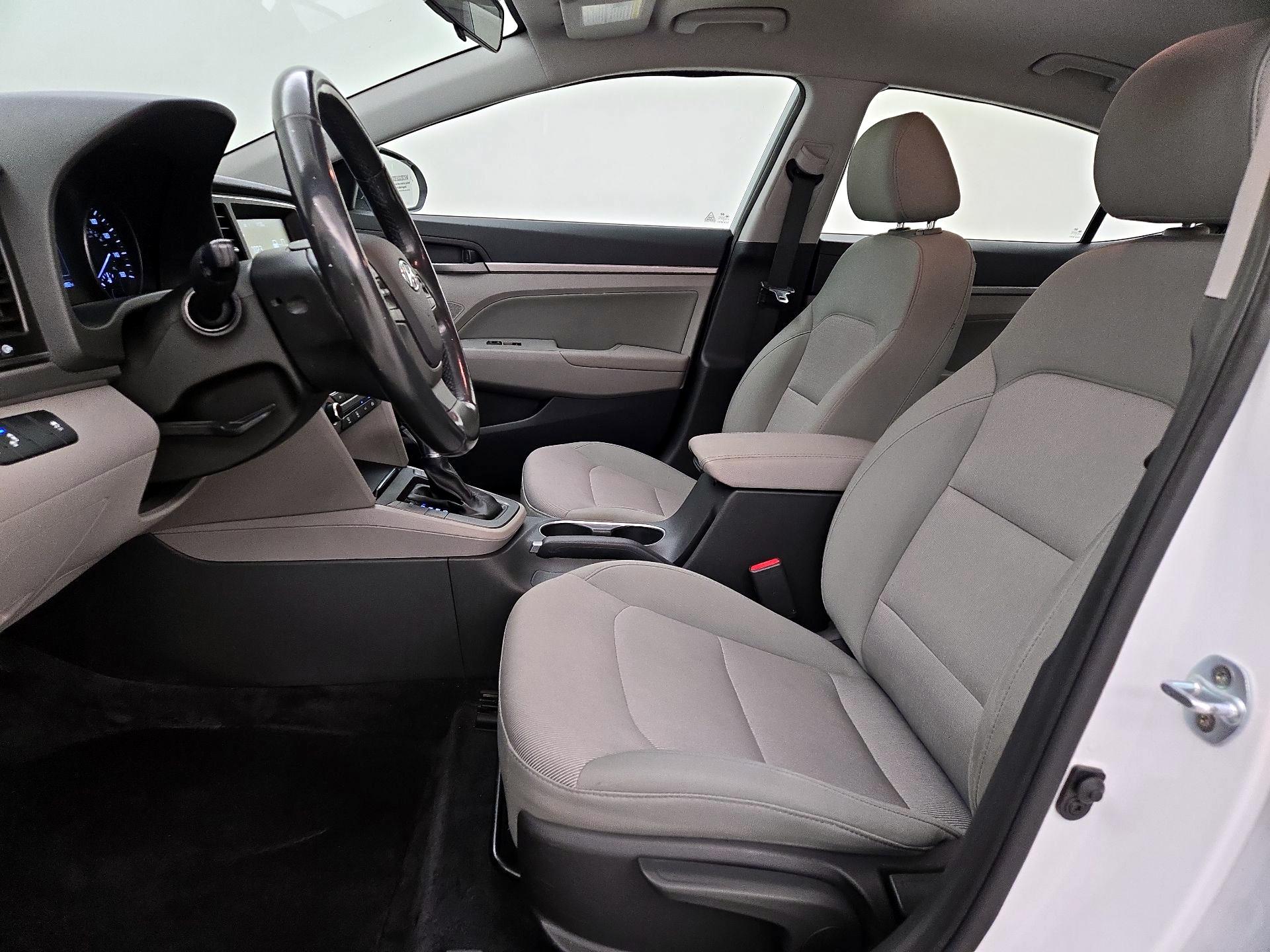 Thumbnail: 2017 Hyundai Elantra - 11