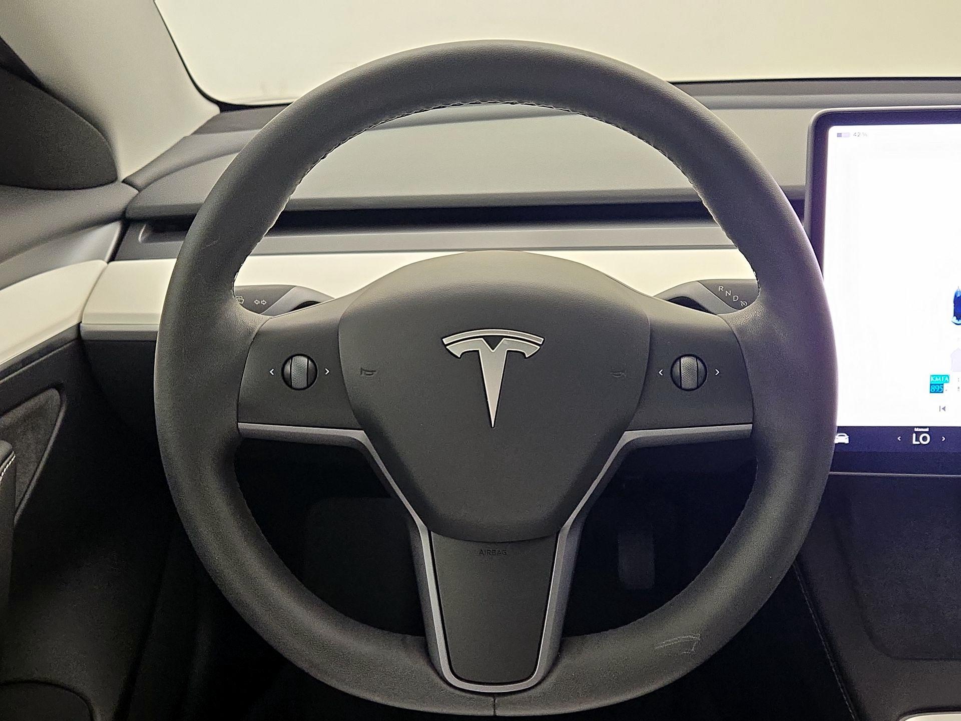 Thumbnail: 2023 Tesla Model 3 - 10