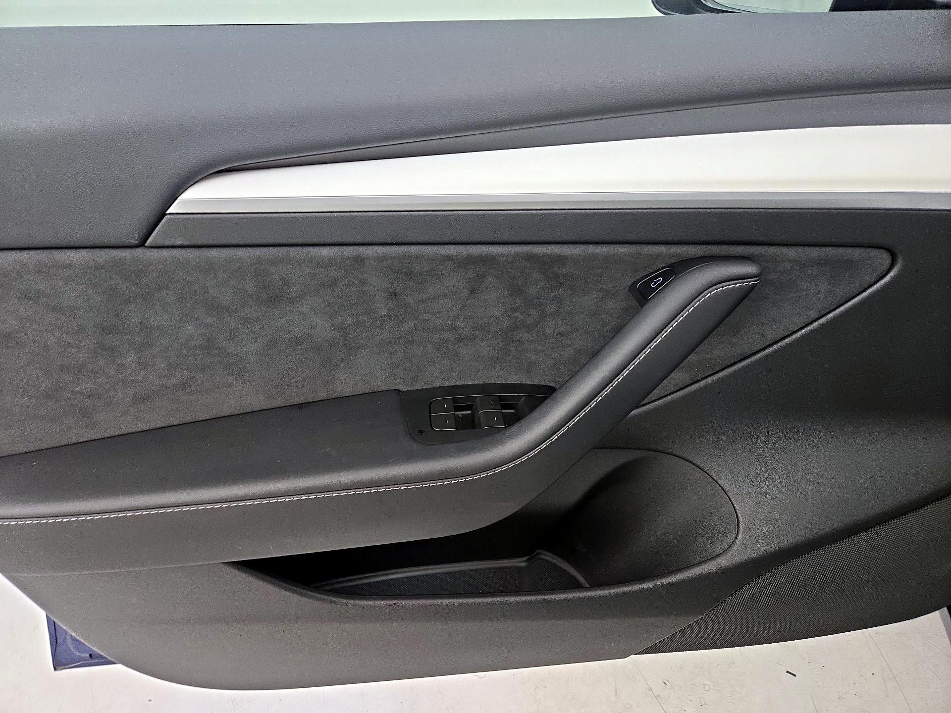 Thumbnail: 2023 Tesla Model 3 - 12