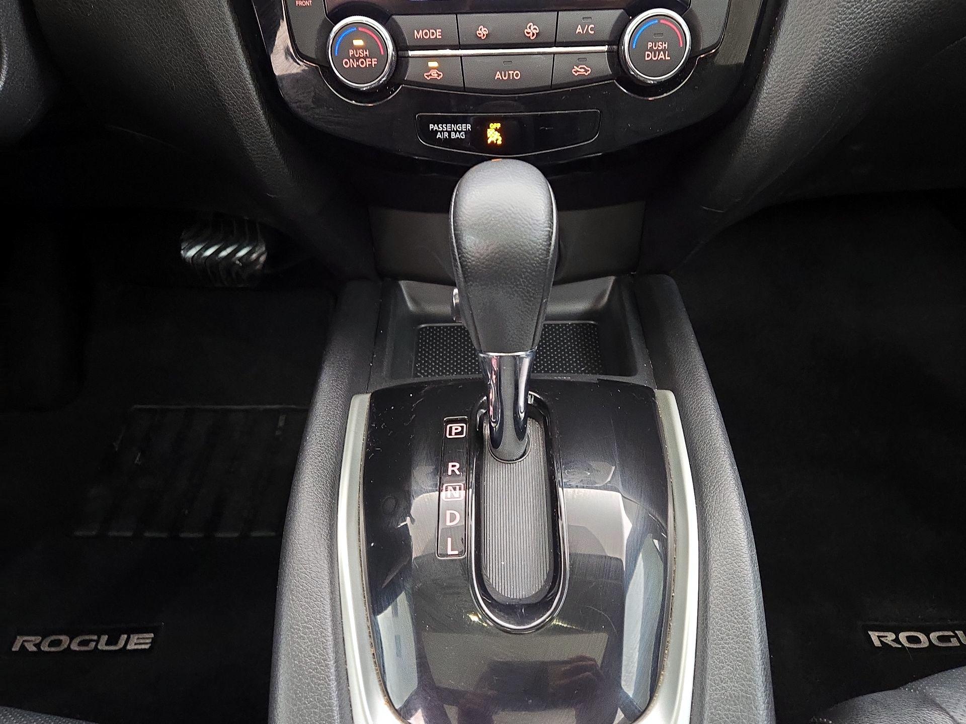 Thumbnail: 2016 Nissan Rogue - 18