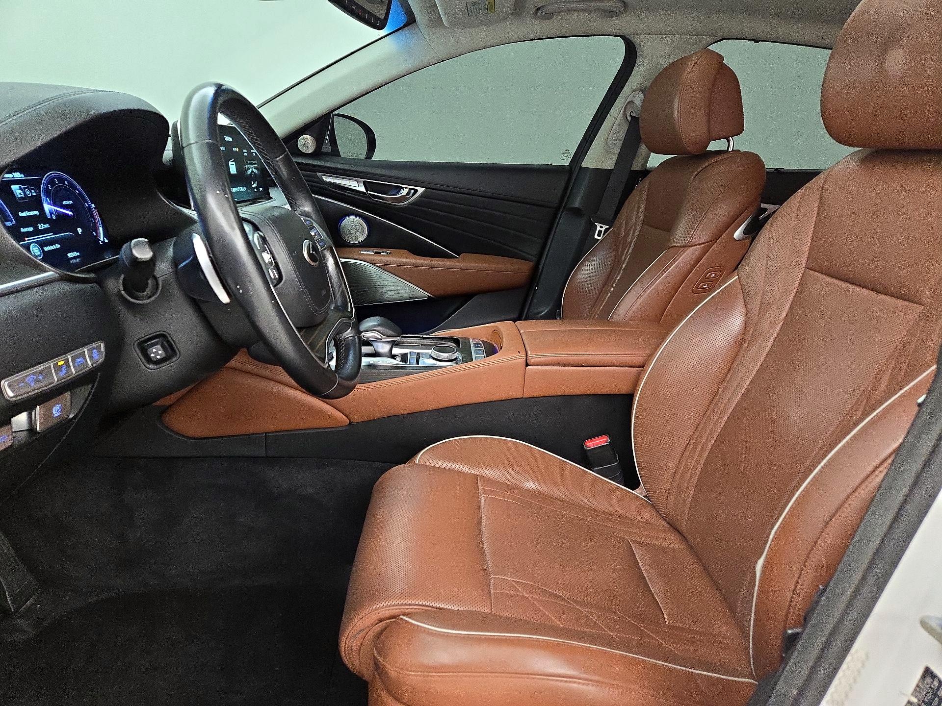 Thumbnail: 2019 Kia K900 - 11