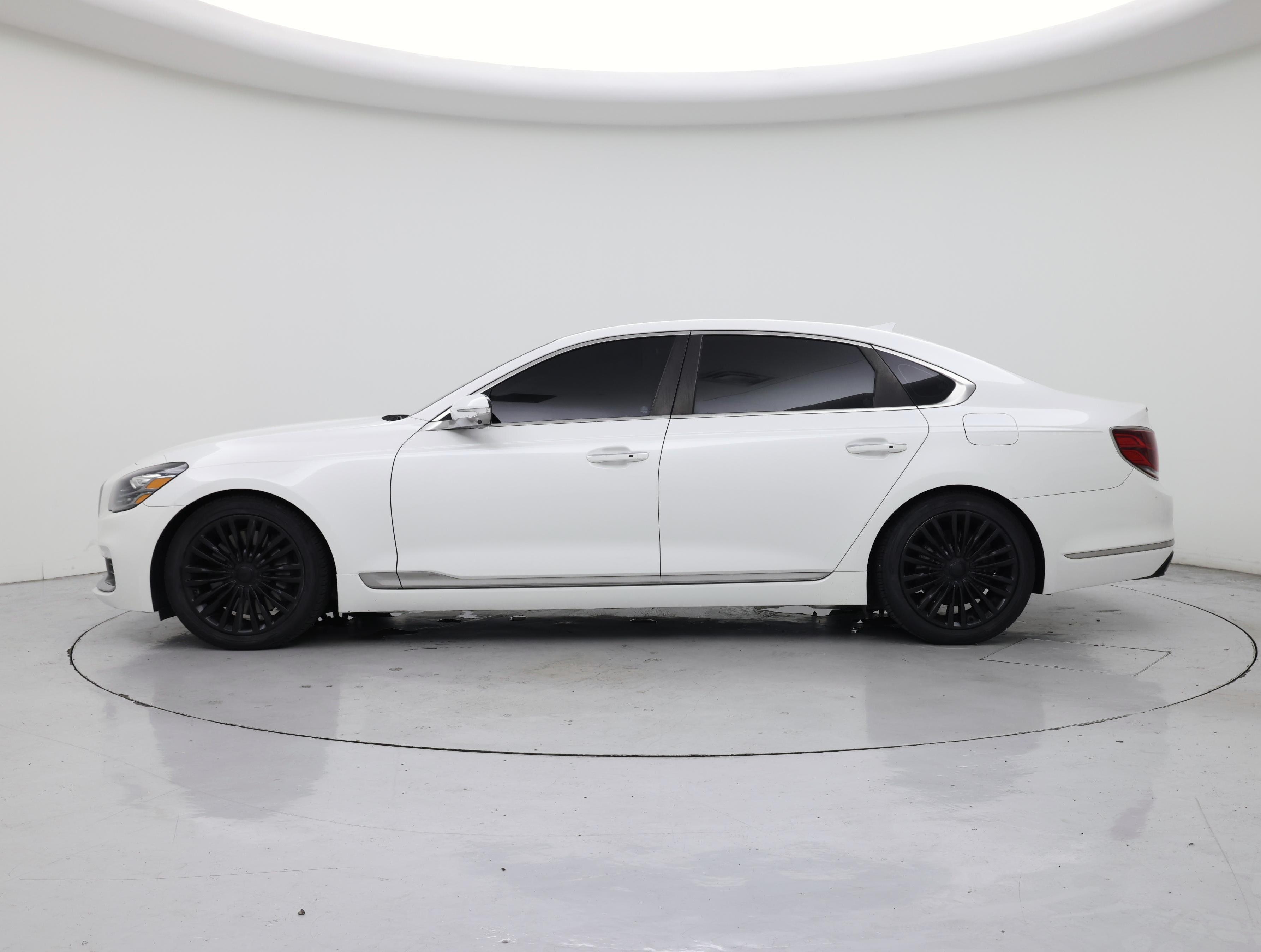 Thumbnail: 2019 Kia K900 - 3