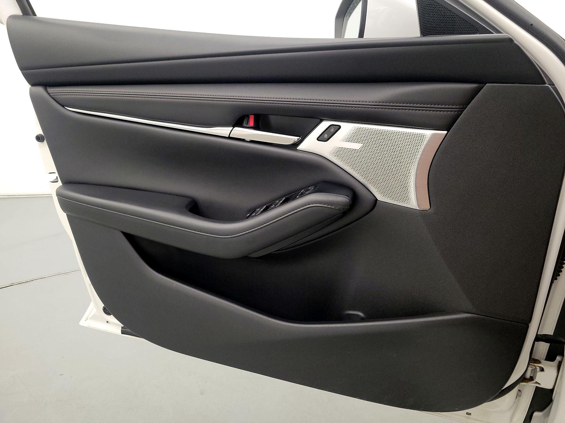 Thumbnail: 2022 Mazda Mazda3 - 12