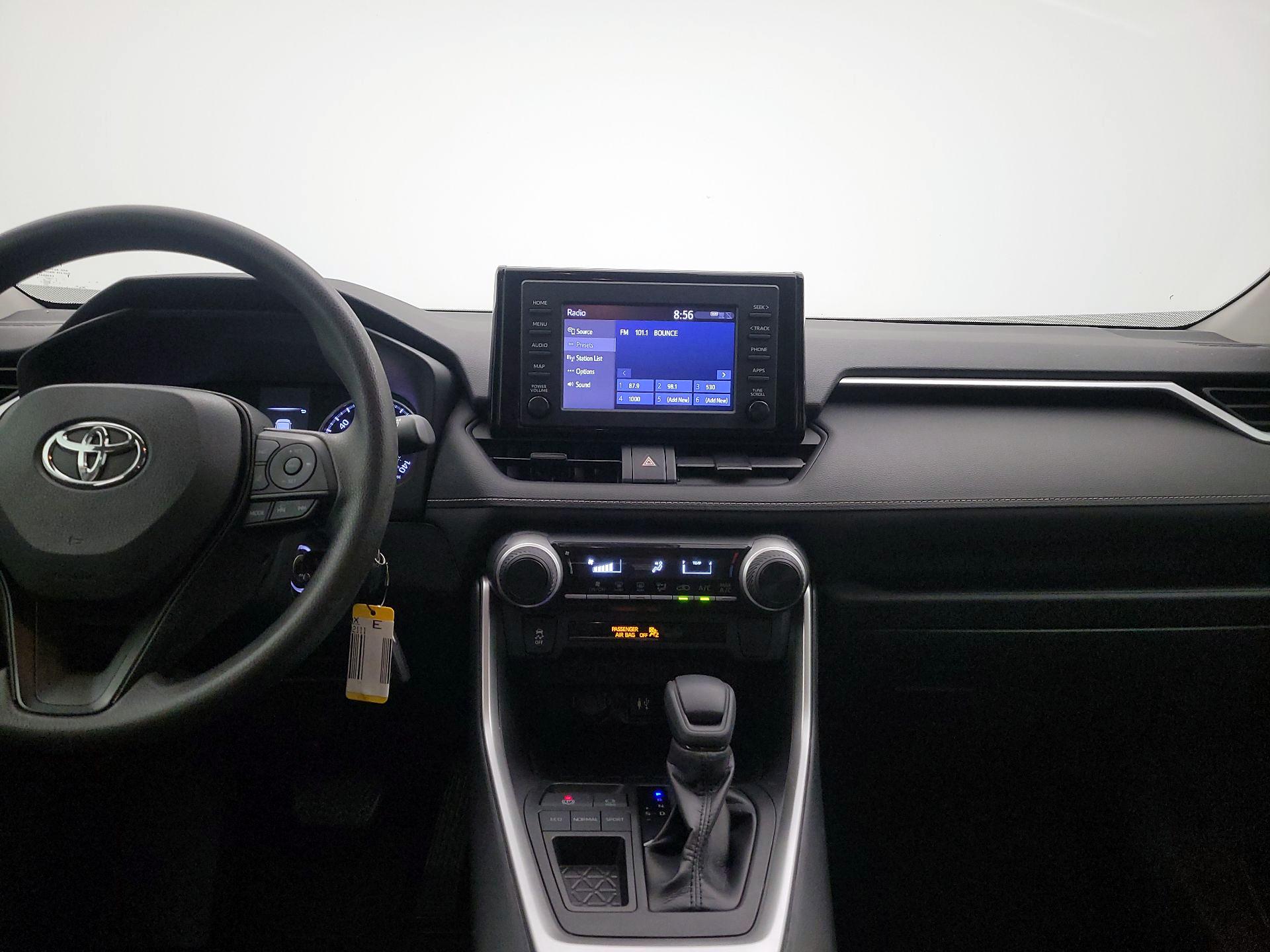 Thumbnail: 2019 Toyota RAV4 - 9