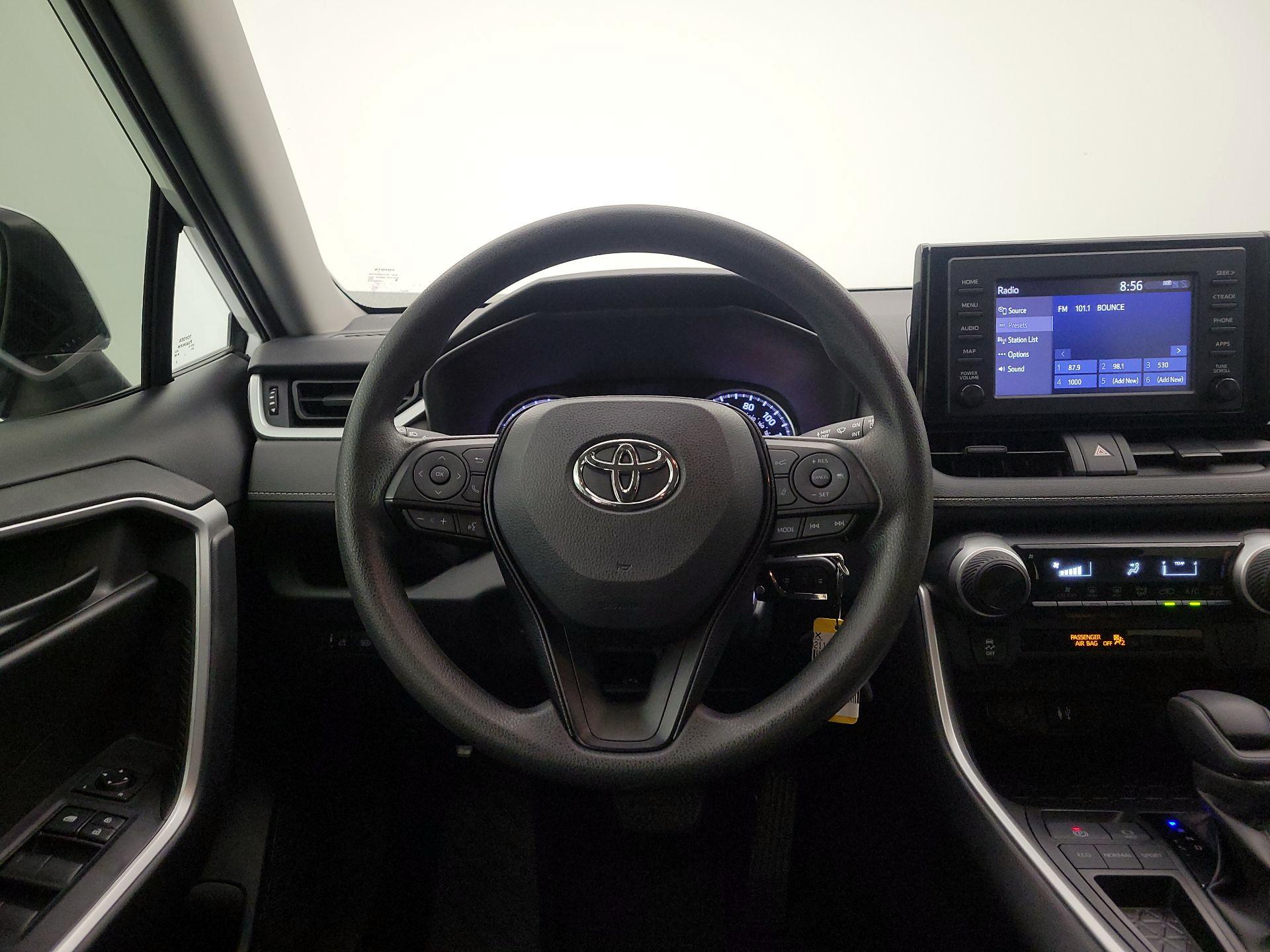 Thumbnail: 2019 Toyota RAV4 - 10