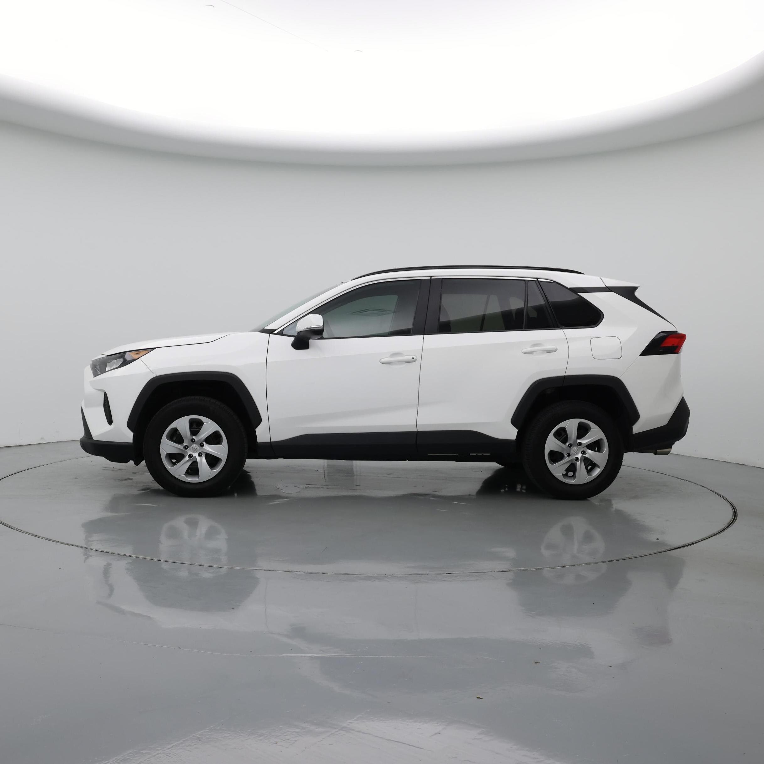Thumbnail: 2019 Toyota RAV4 - 3