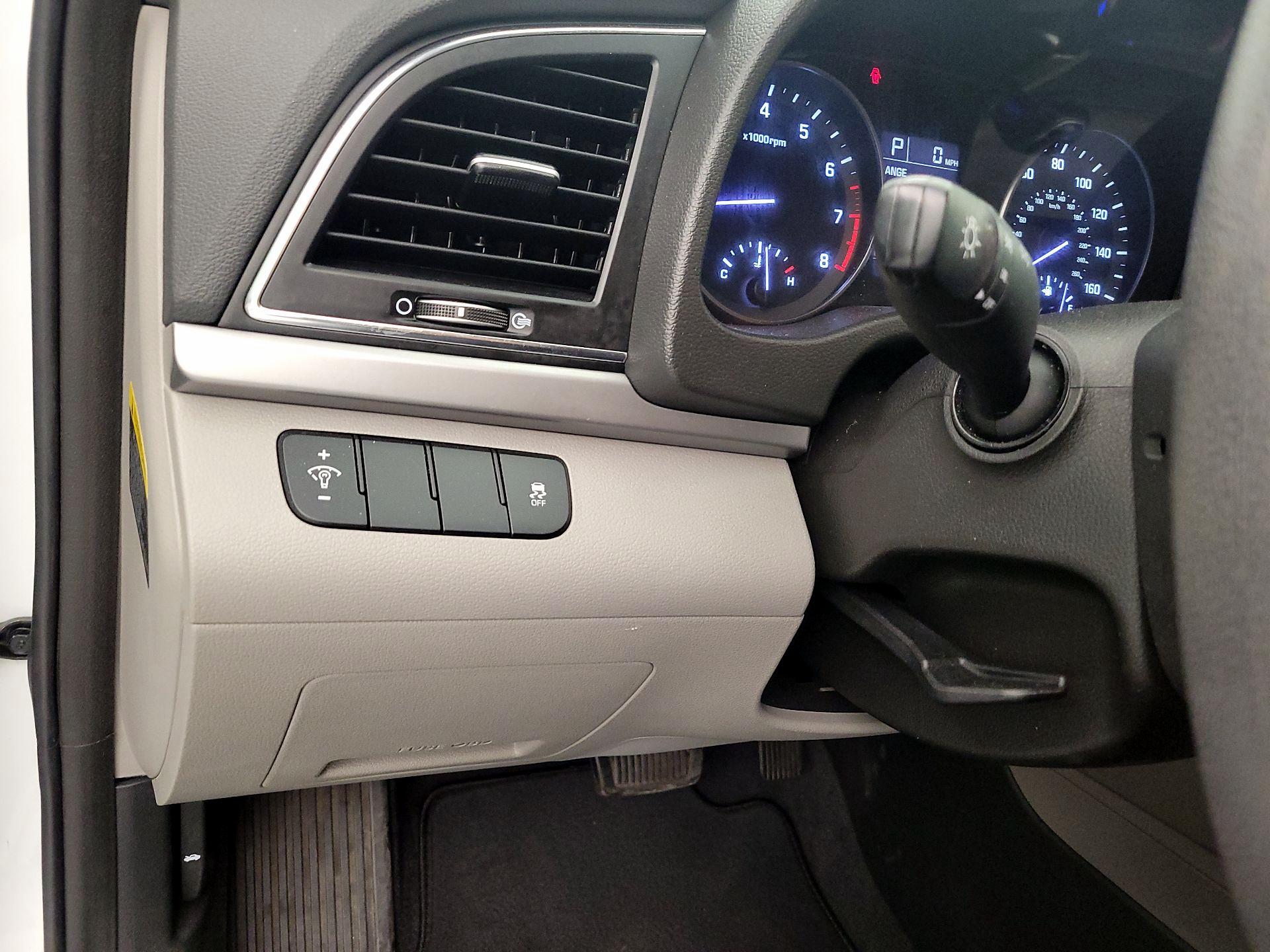 Thumbnail: 2017 Hyundai Elantra - 13