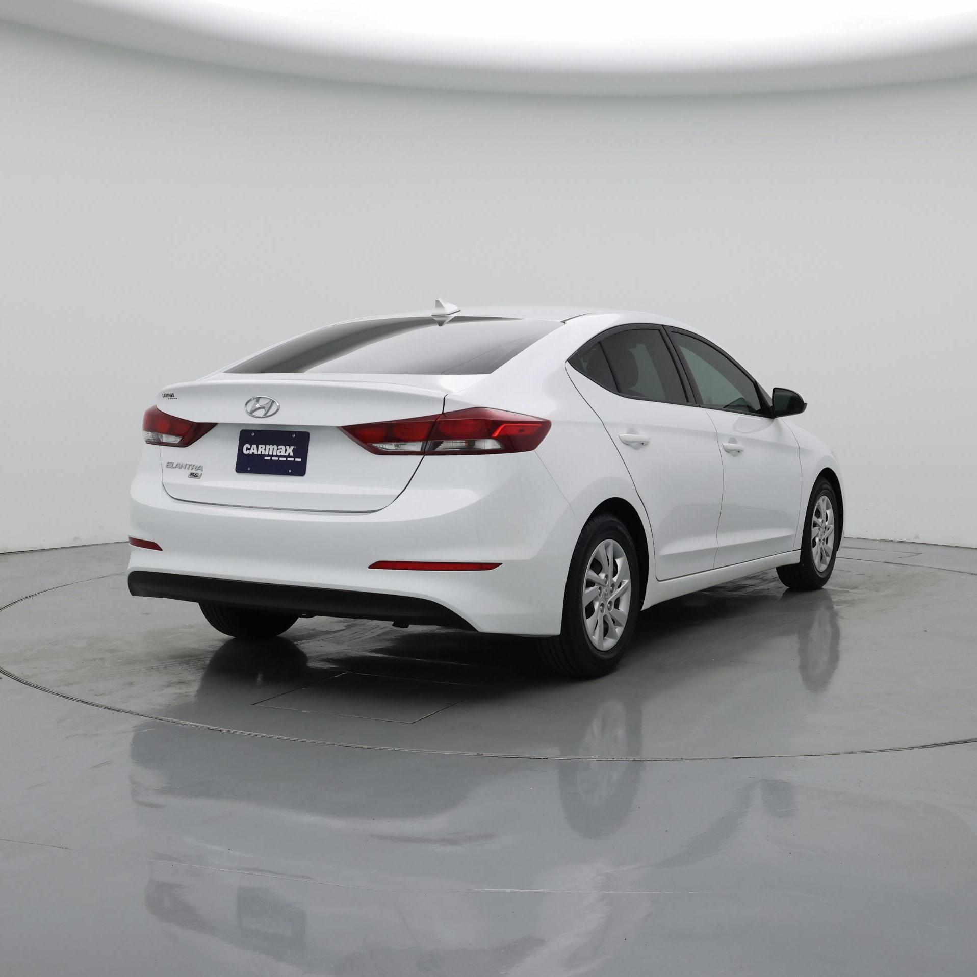 Thumbnail: 2017 Hyundai Elantra - 8