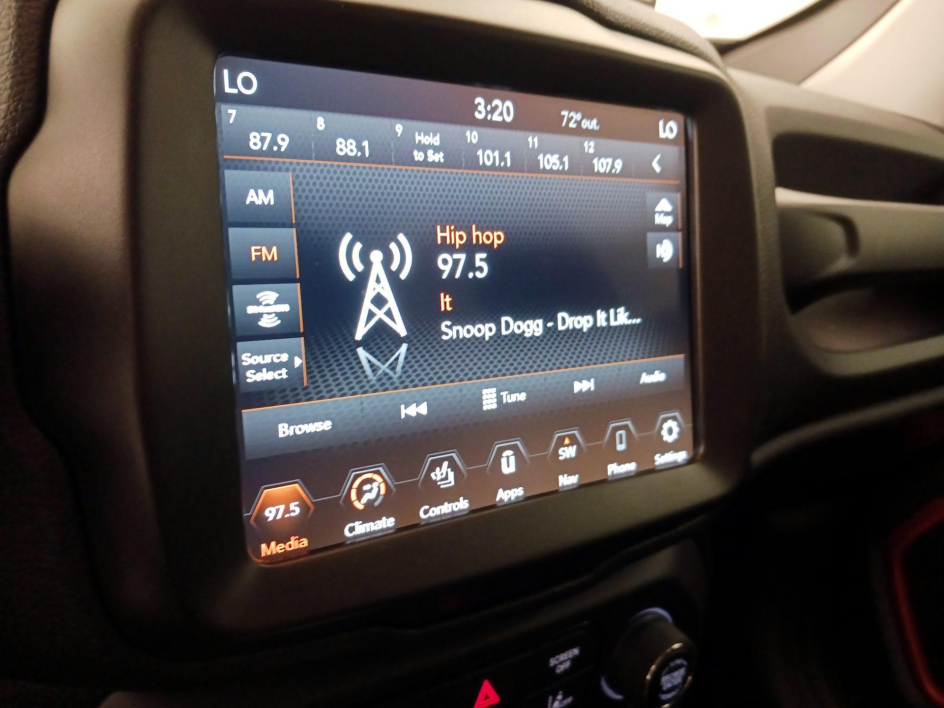 Thumbnail: 2022 Jeep Renegade - 16