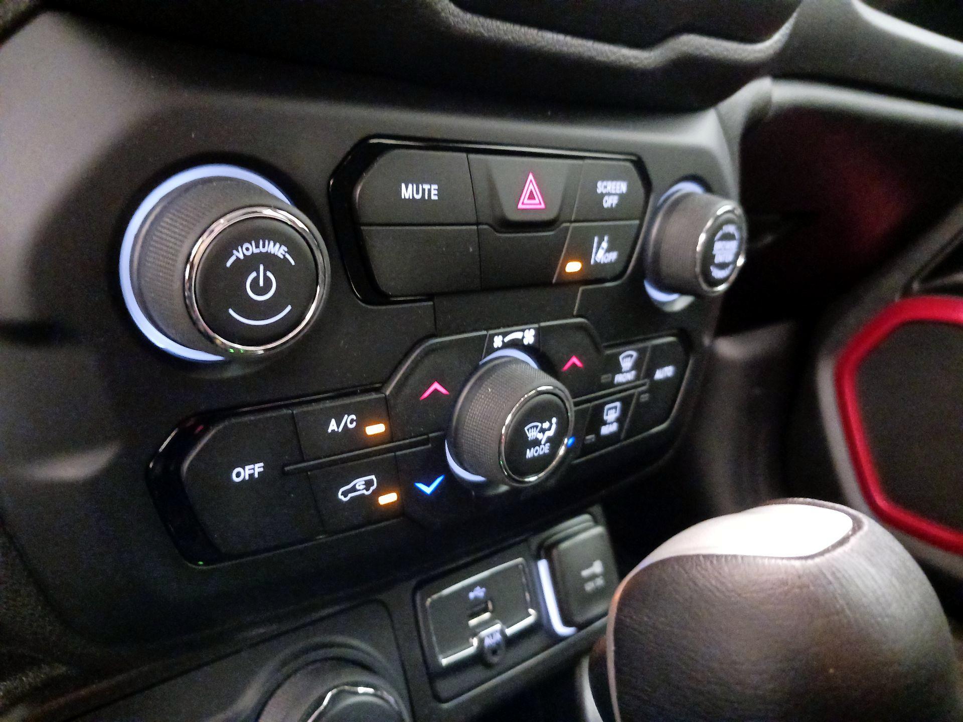 Thumbnail: 2022 Jeep Renegade - 17