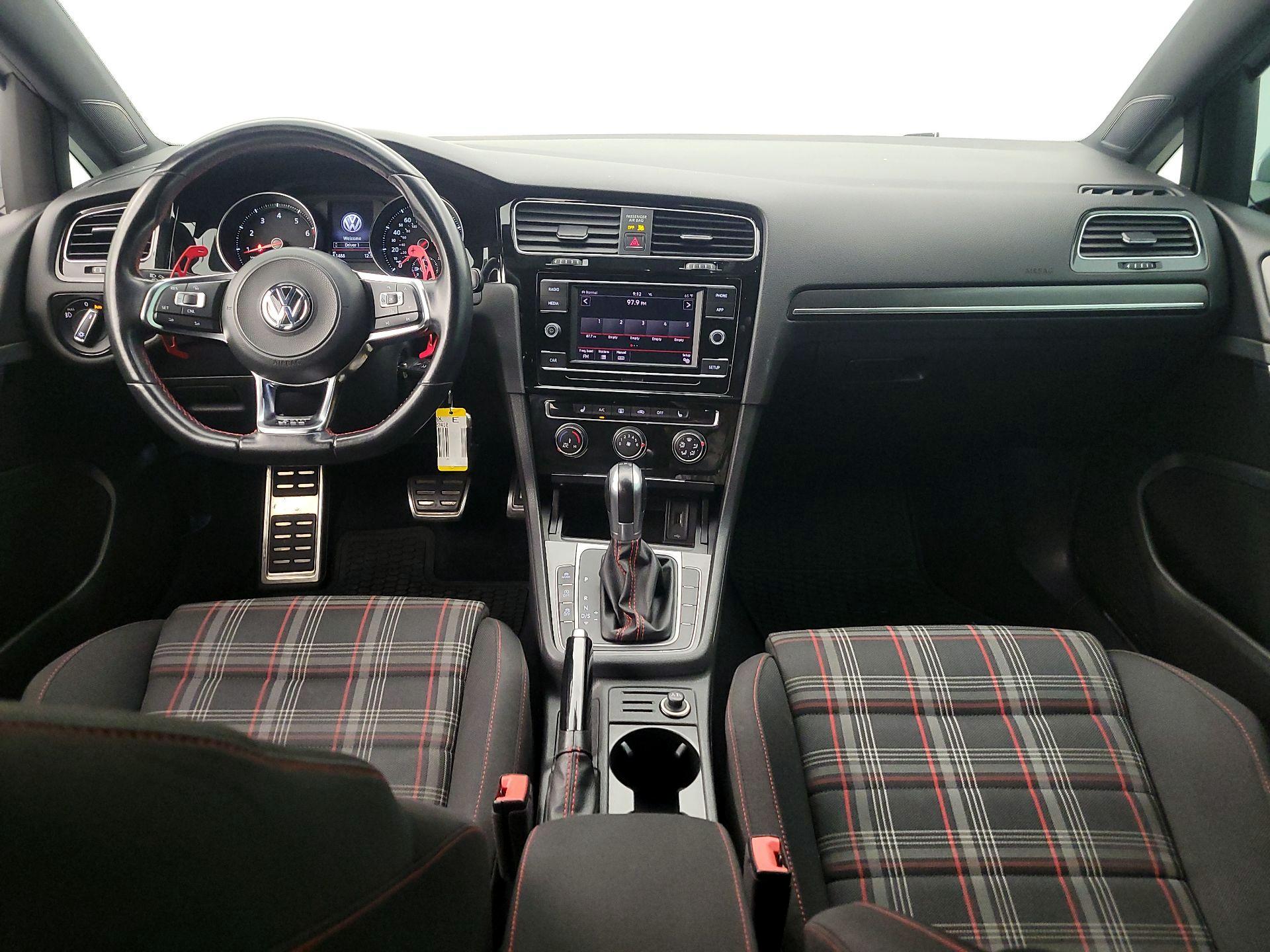 Thumbnail: 2018 Volkswagen Golf - 9