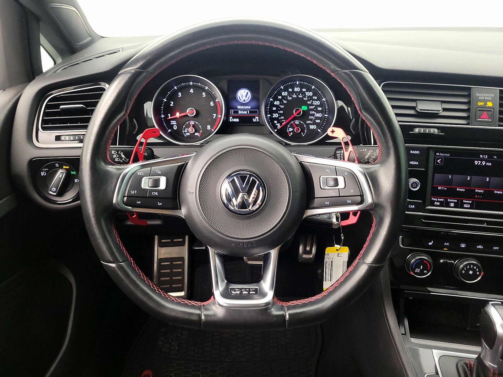 Thumbnail: 2018 Volkswagen Golf - 10