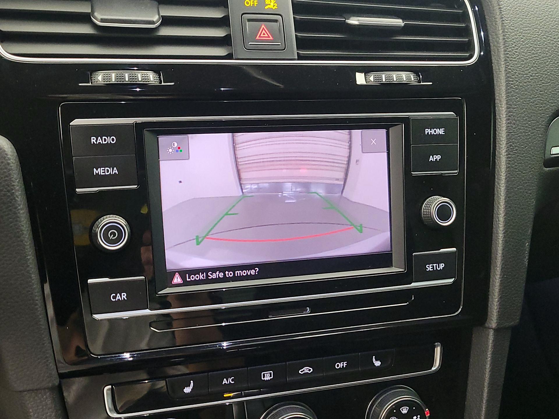 Thumbnail: 2018 Volkswagen Golf - 14