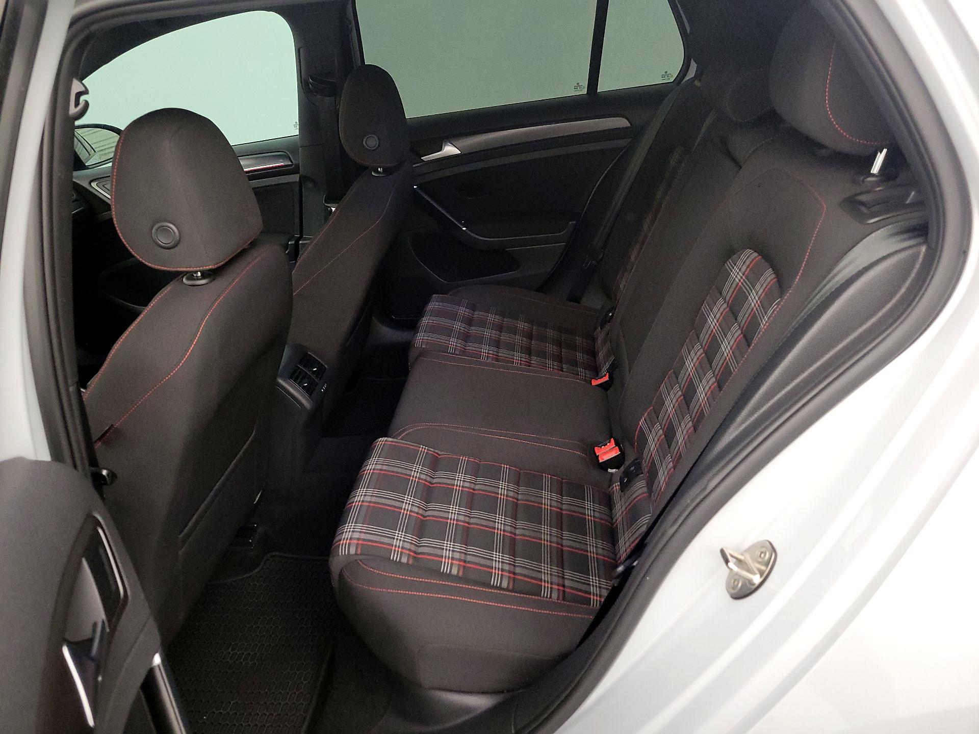 Thumbnail: 2018 Volkswagen Golf - 19