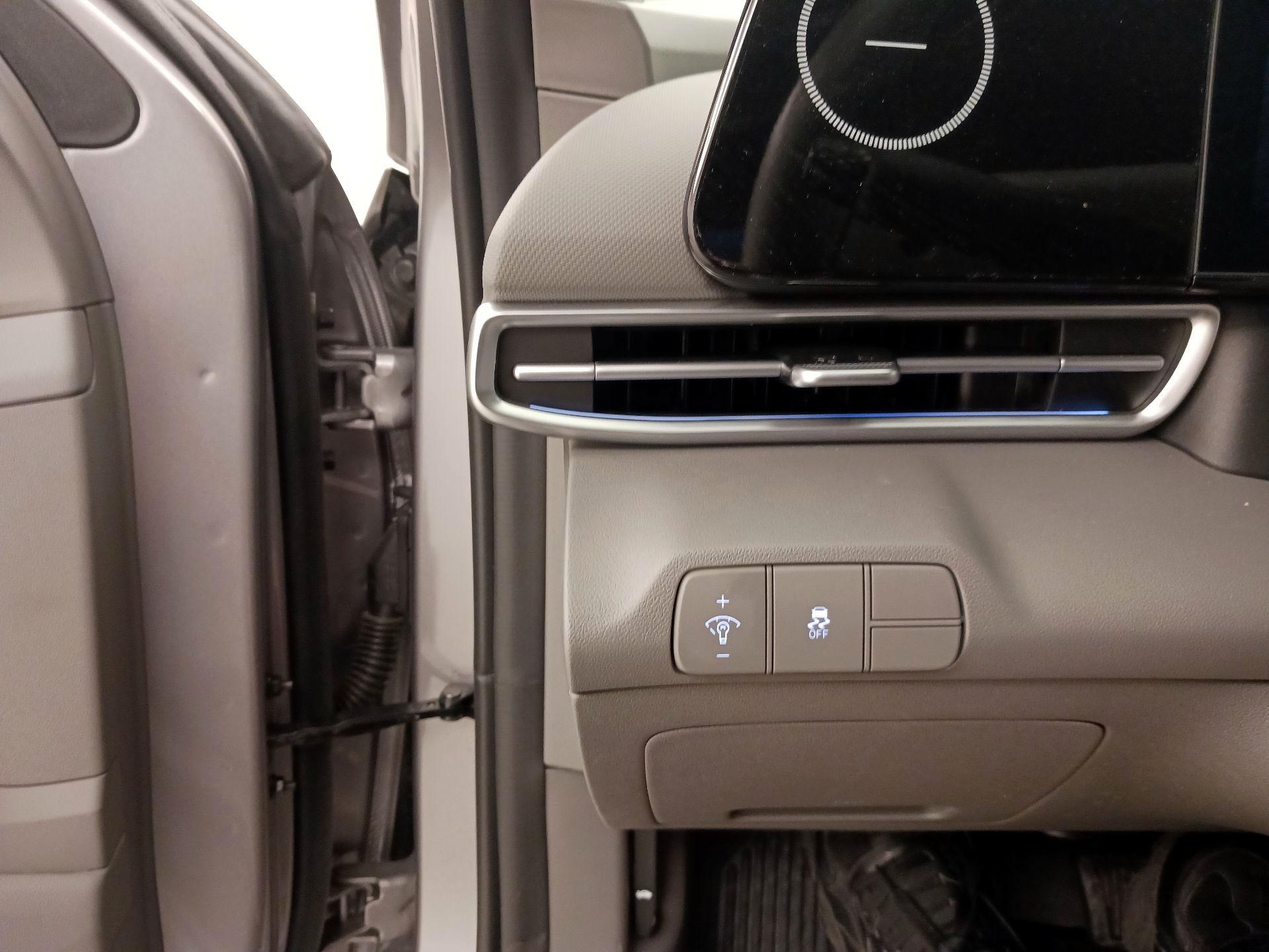 Thumbnail: 2025 Hyundai Elantra - 13