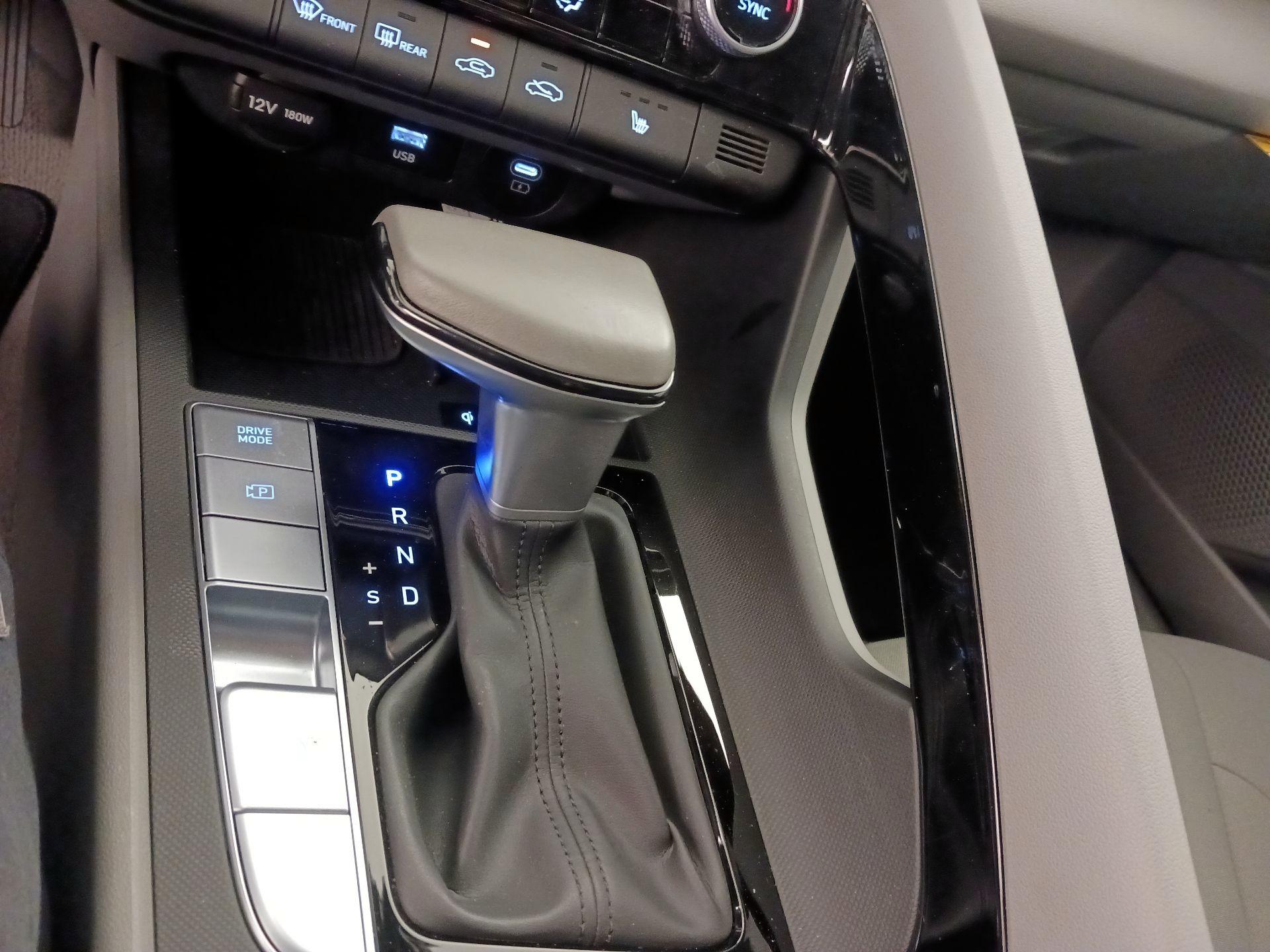 Thumbnail: 2025 Hyundai Elantra - 18