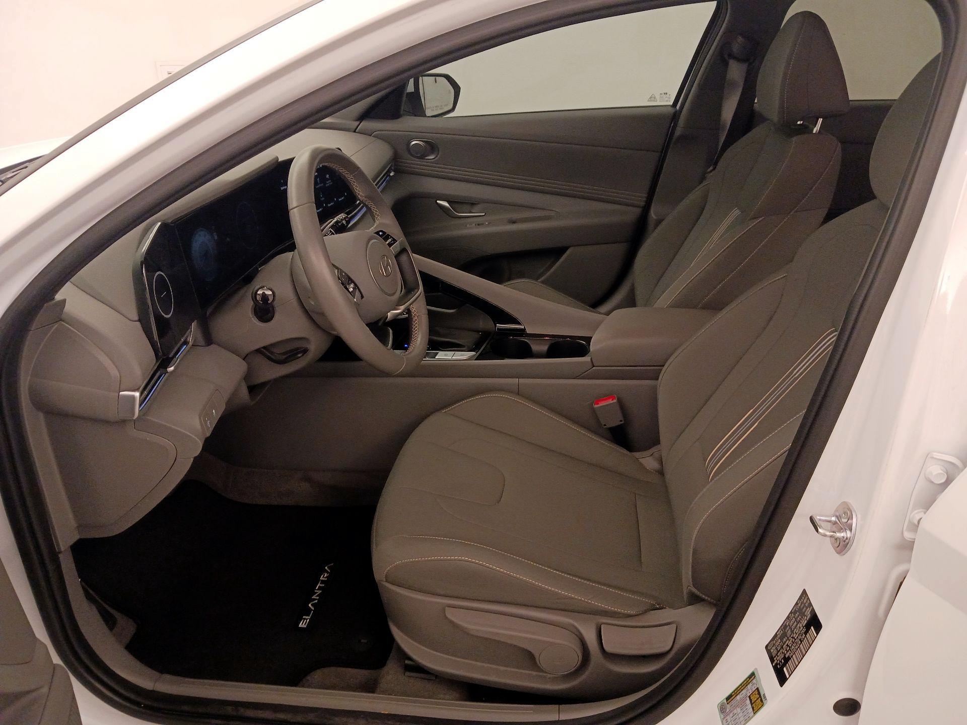 Thumbnail: 2025 Hyundai Elantra - 11