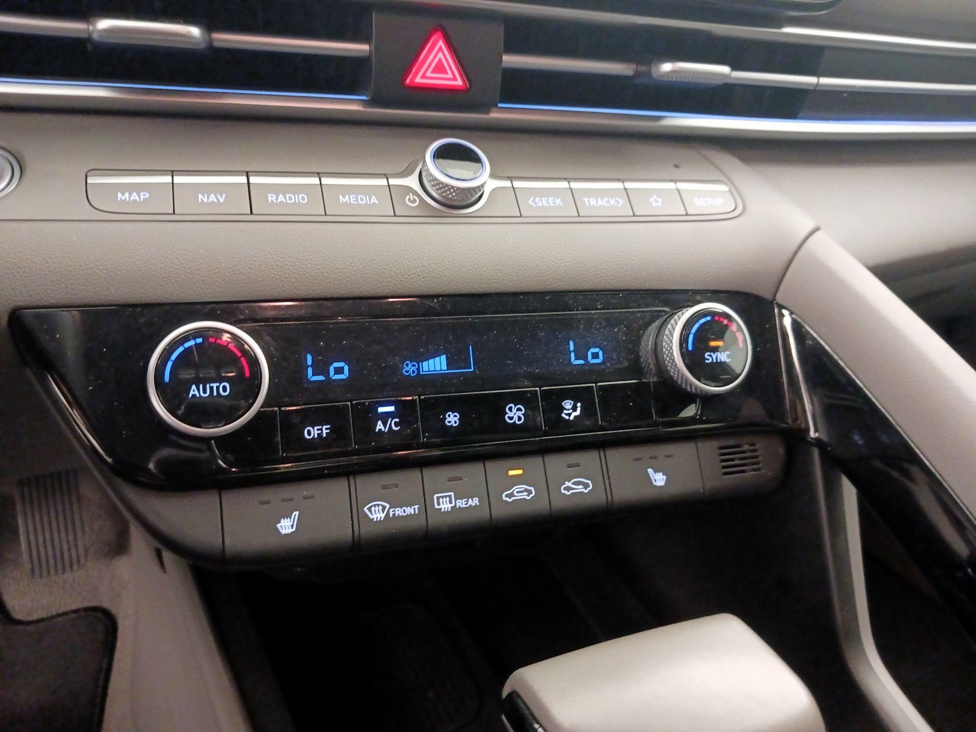 Thumbnail: 2025 Hyundai Elantra - 17