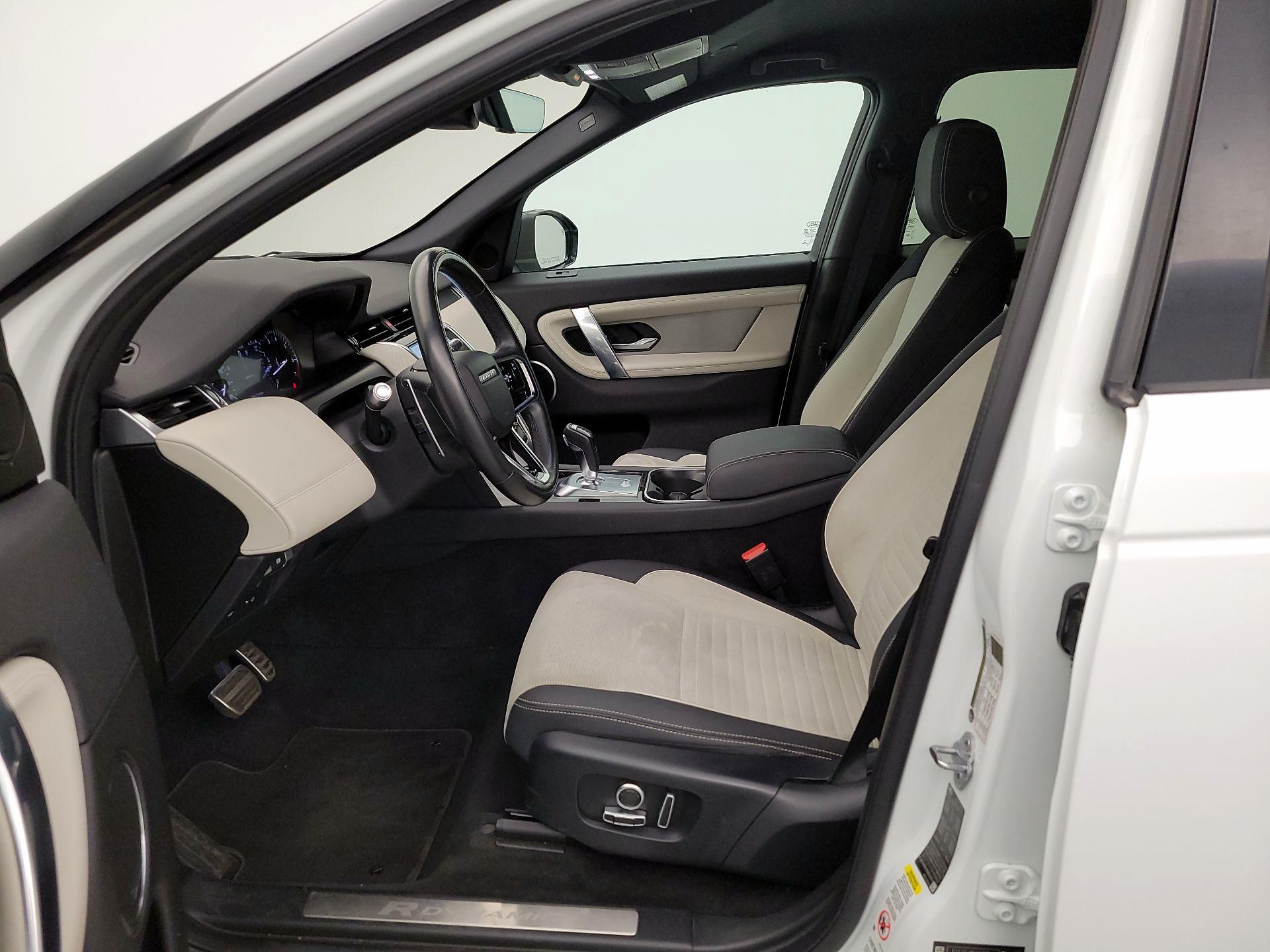 Thumbnail: 2021 Land Rover Discovery Sport - 11