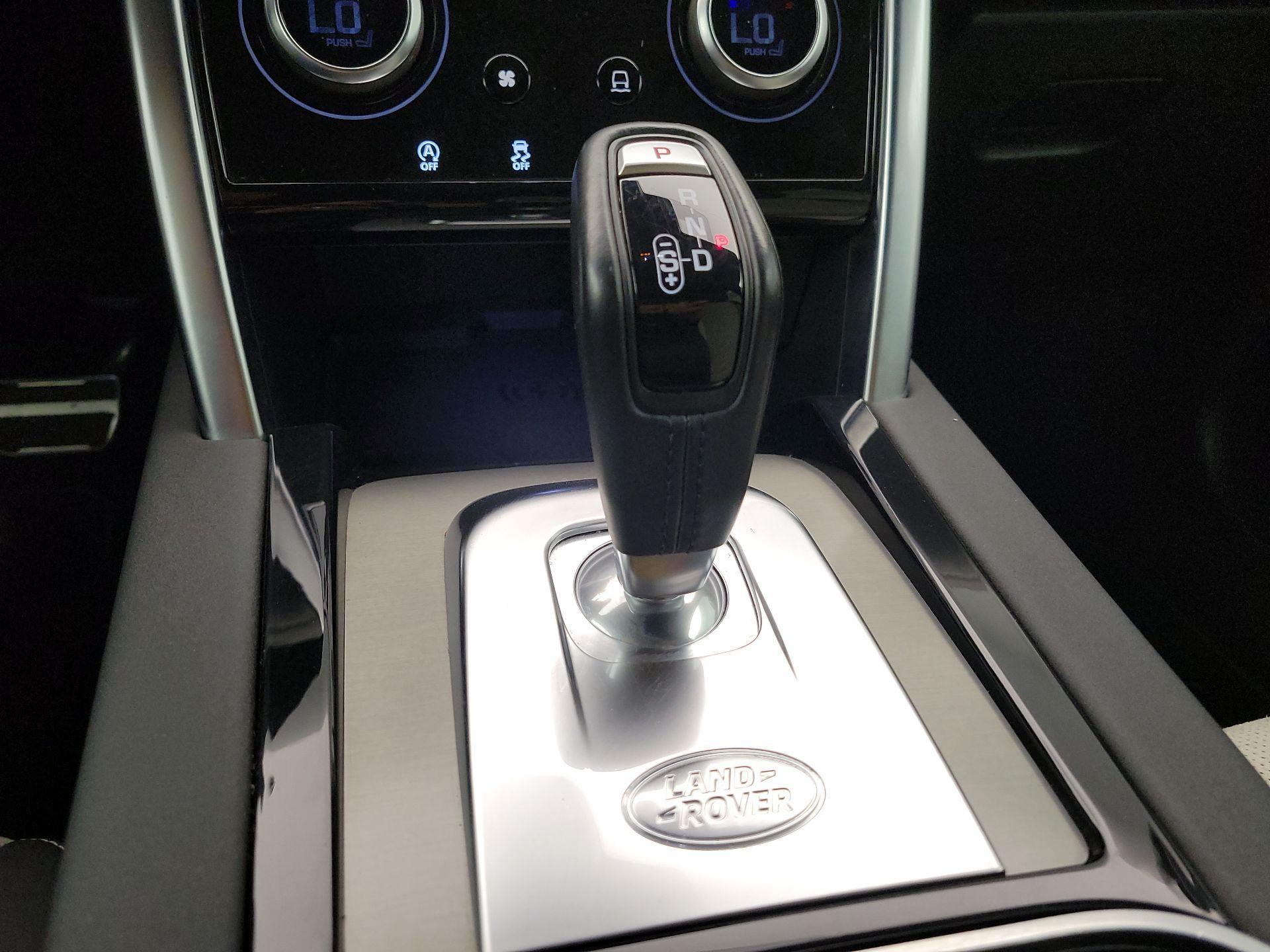 Thumbnail: 2021 Land Rover Discovery Sport - 18