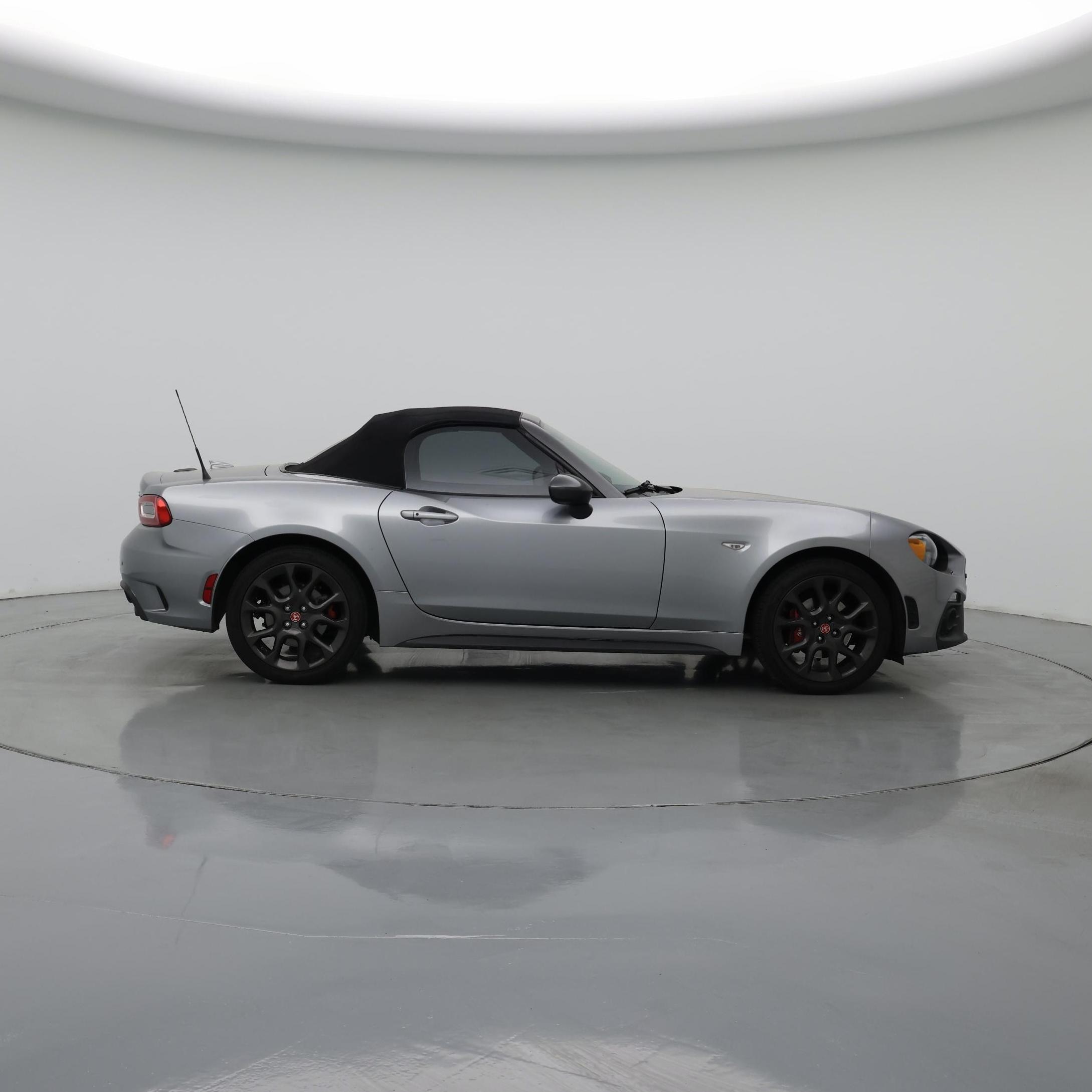 Thumbnail: 2017 Fiat 124 Spider - 7