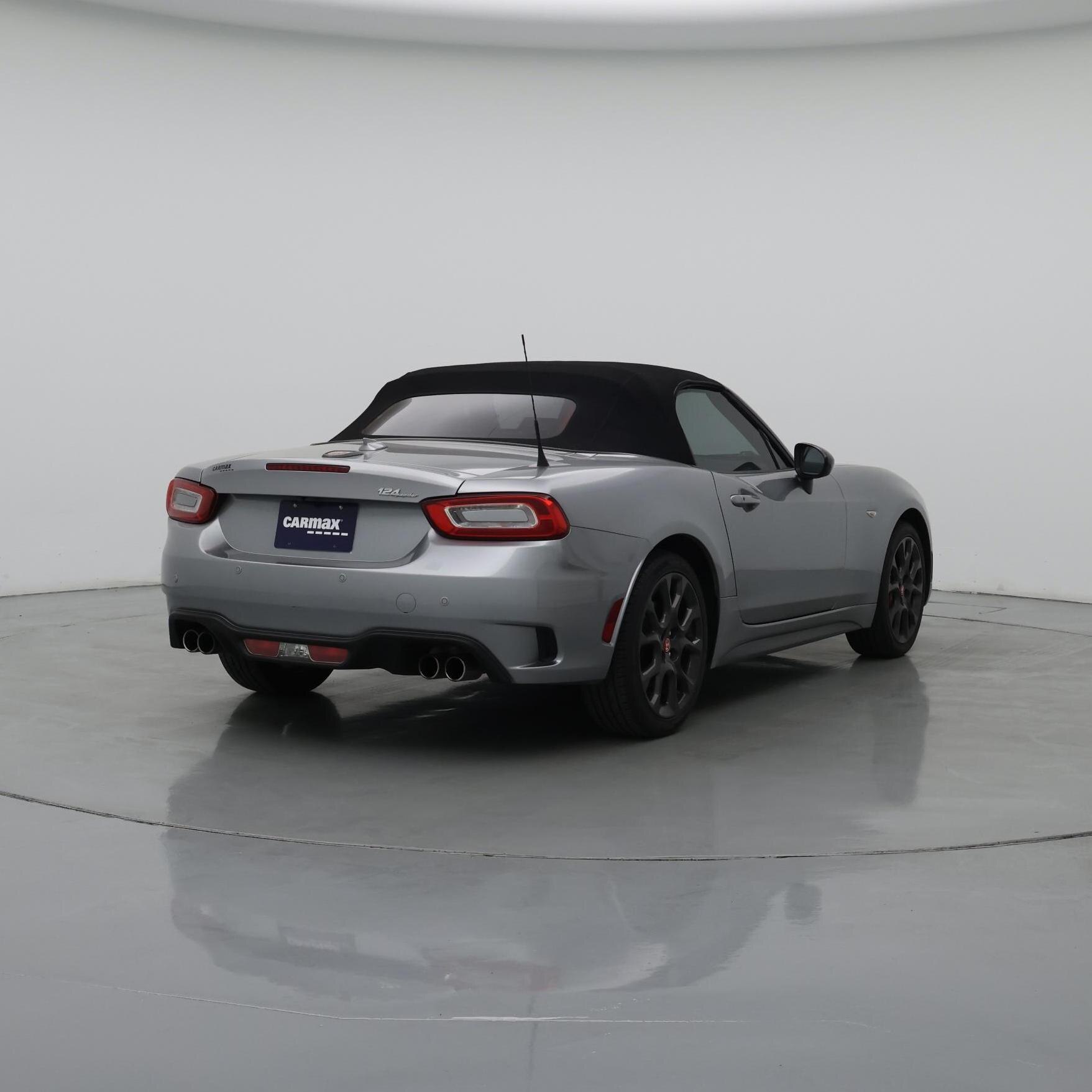 Thumbnail: 2017 Fiat 124 Spider - 8