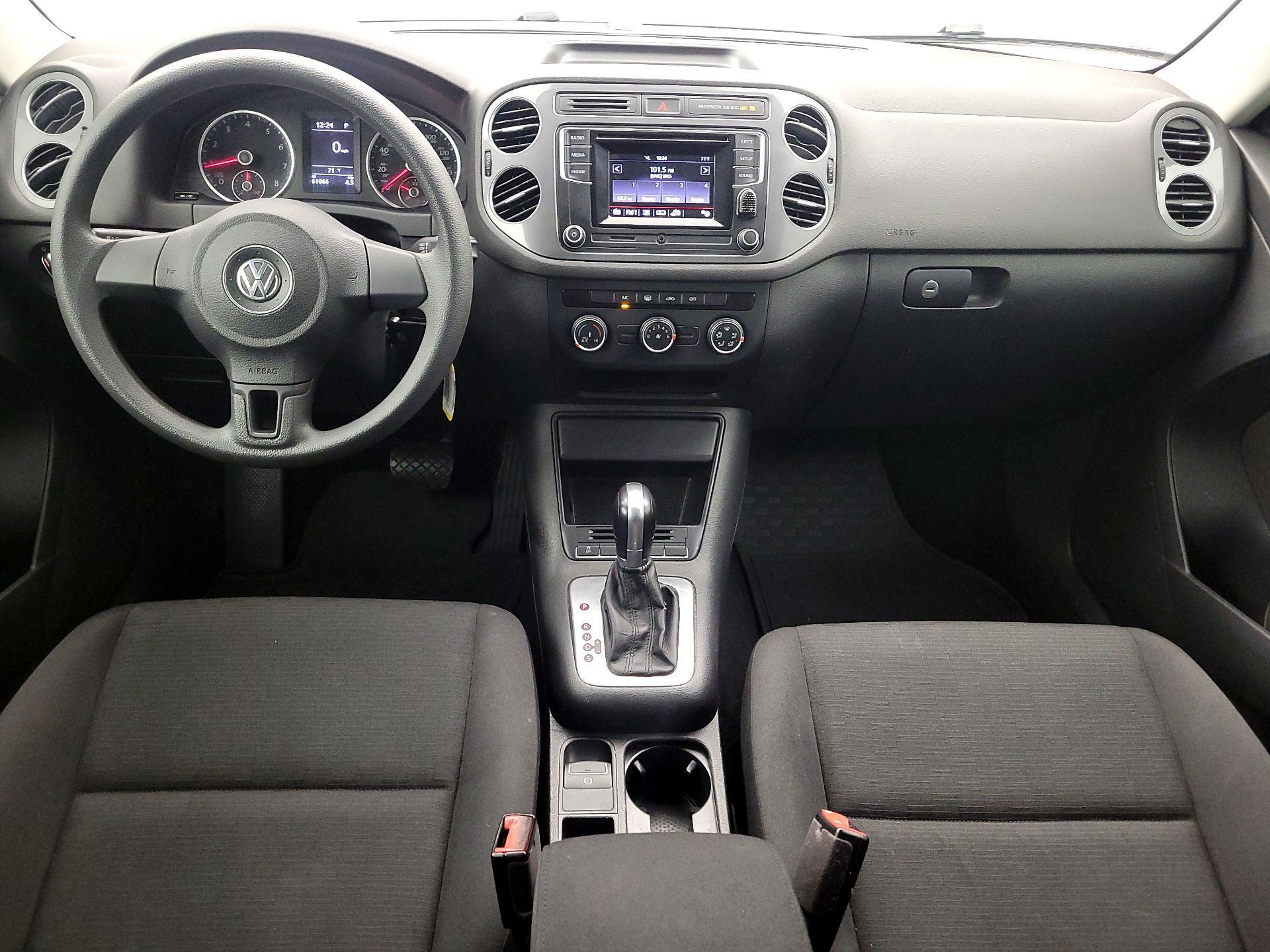 Thumbnail: 2017 Volkswagen Tiguan - 9