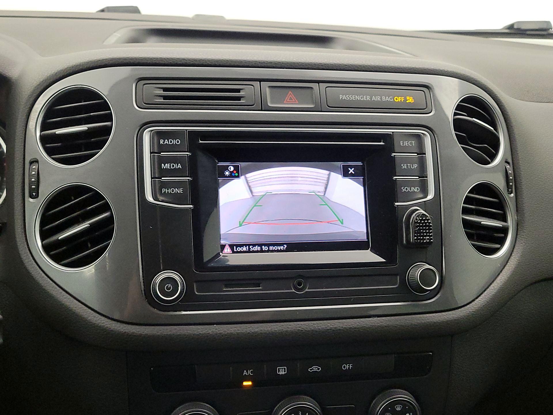 Thumbnail: 2017 Volkswagen Tiguan - 14