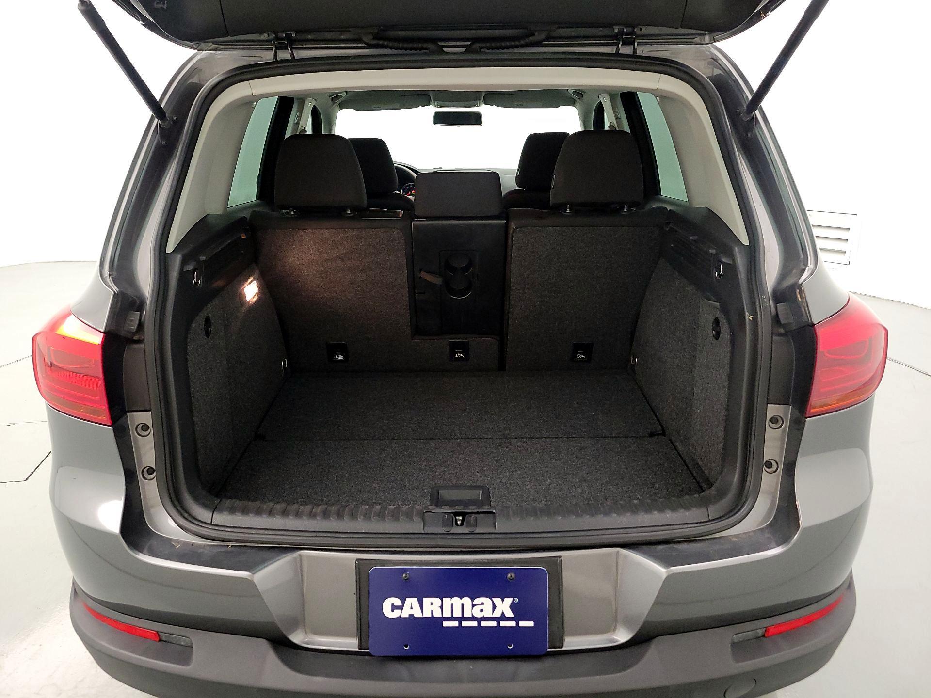 Thumbnail: 2017 Volkswagen Tiguan - 20