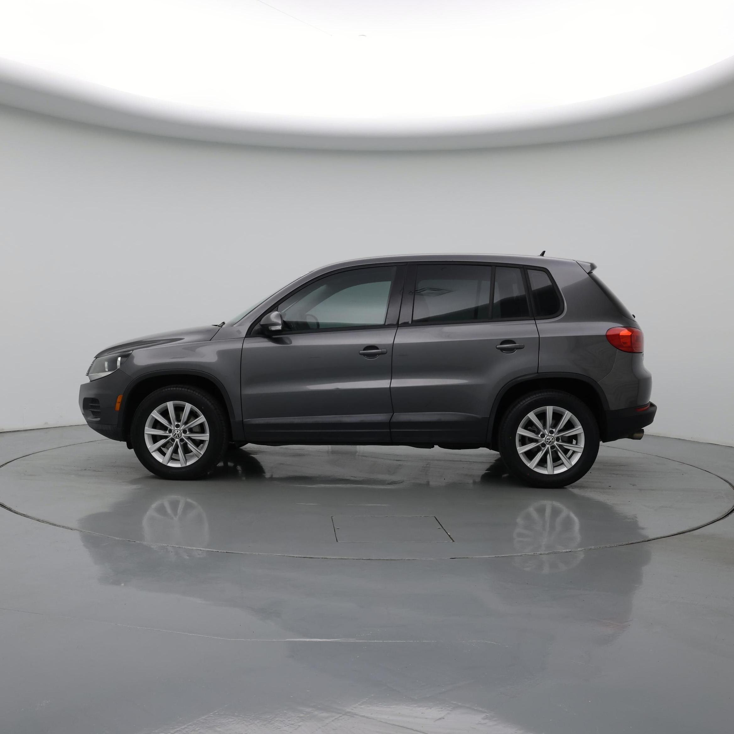 Thumbnail: 2017 Volkswagen Tiguan - 3