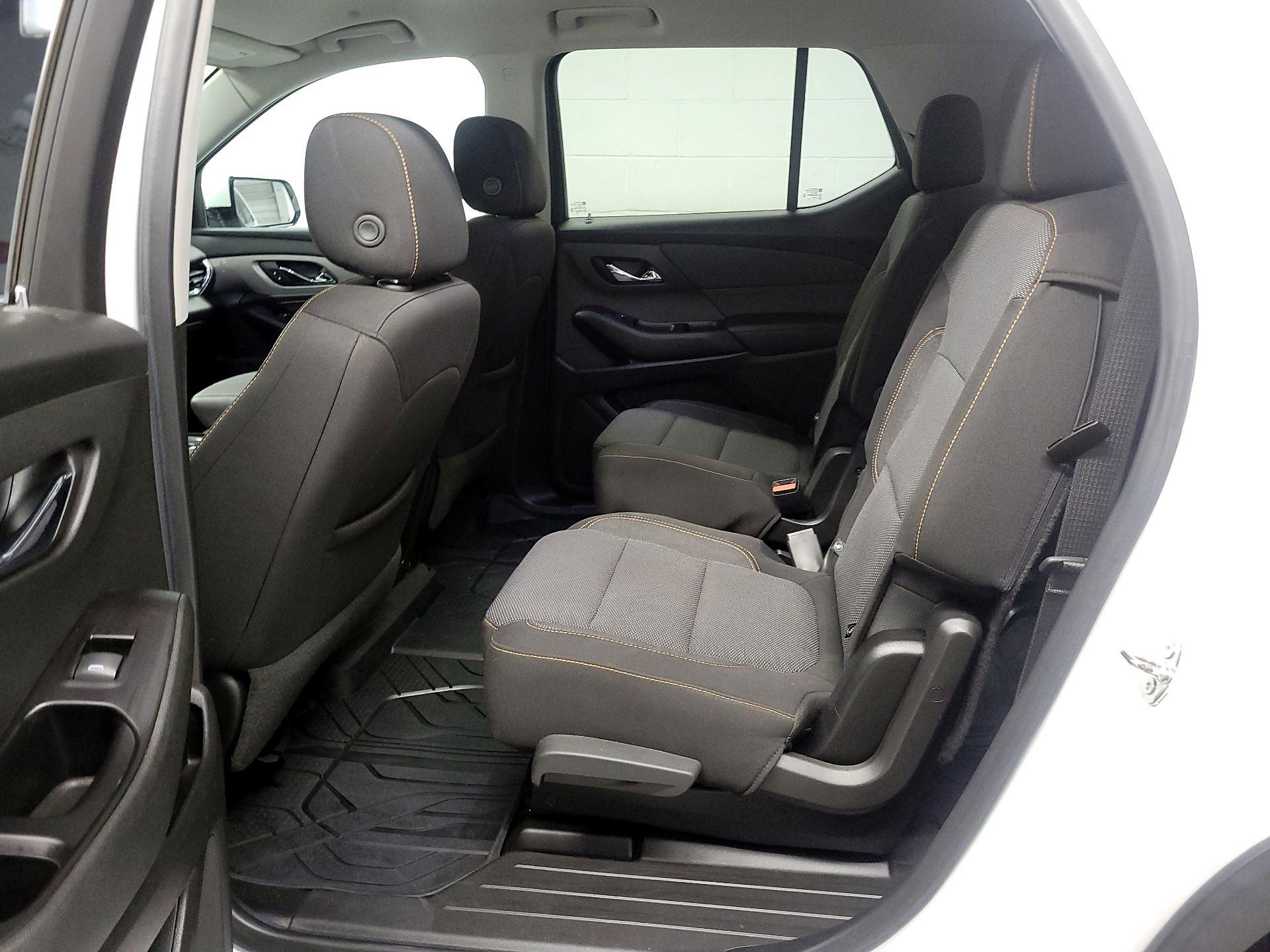 Thumbnail: 2020 Chevrolet Traverse - 17