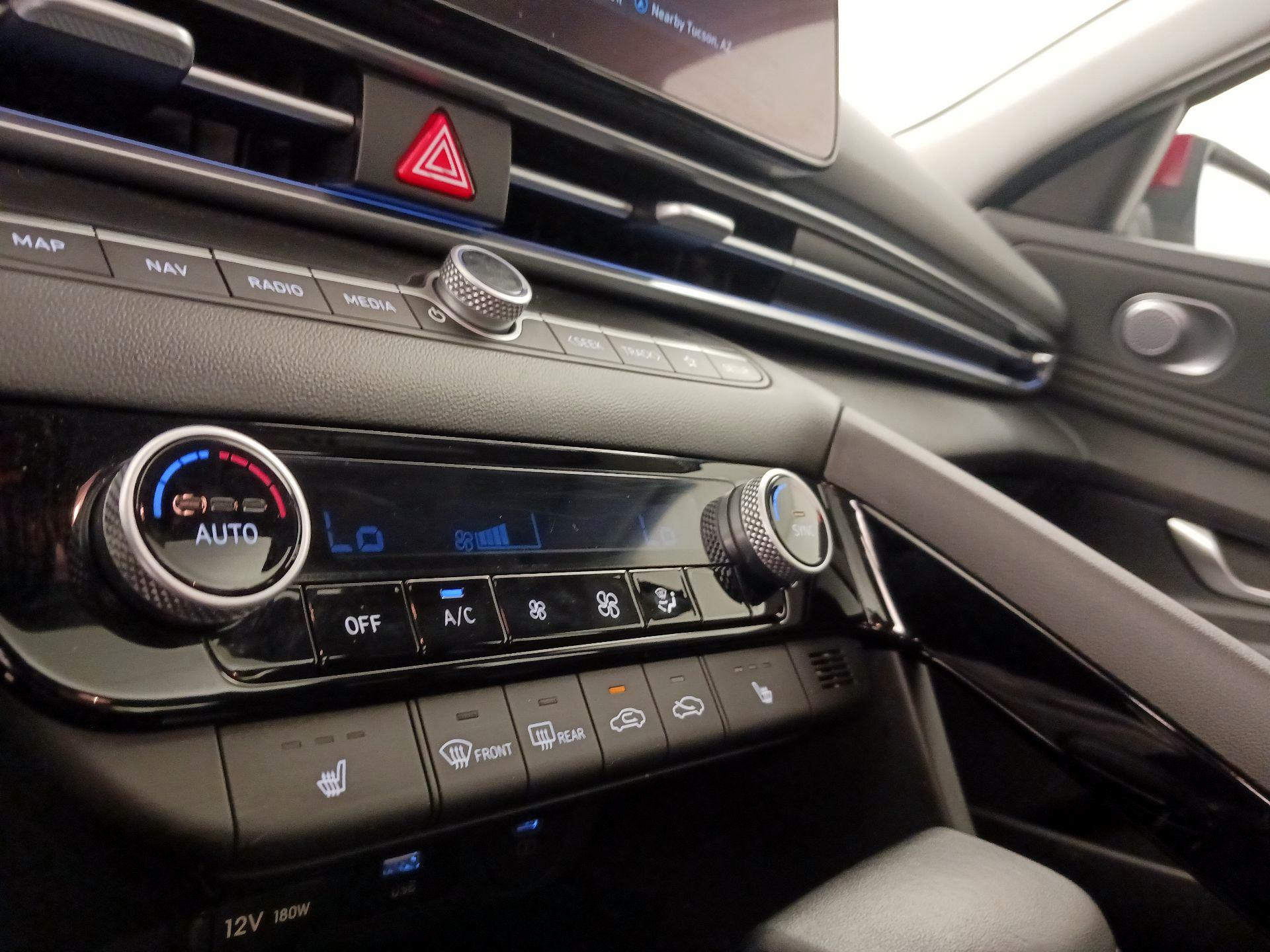 Thumbnail: 2025 Hyundai Elantra - 17