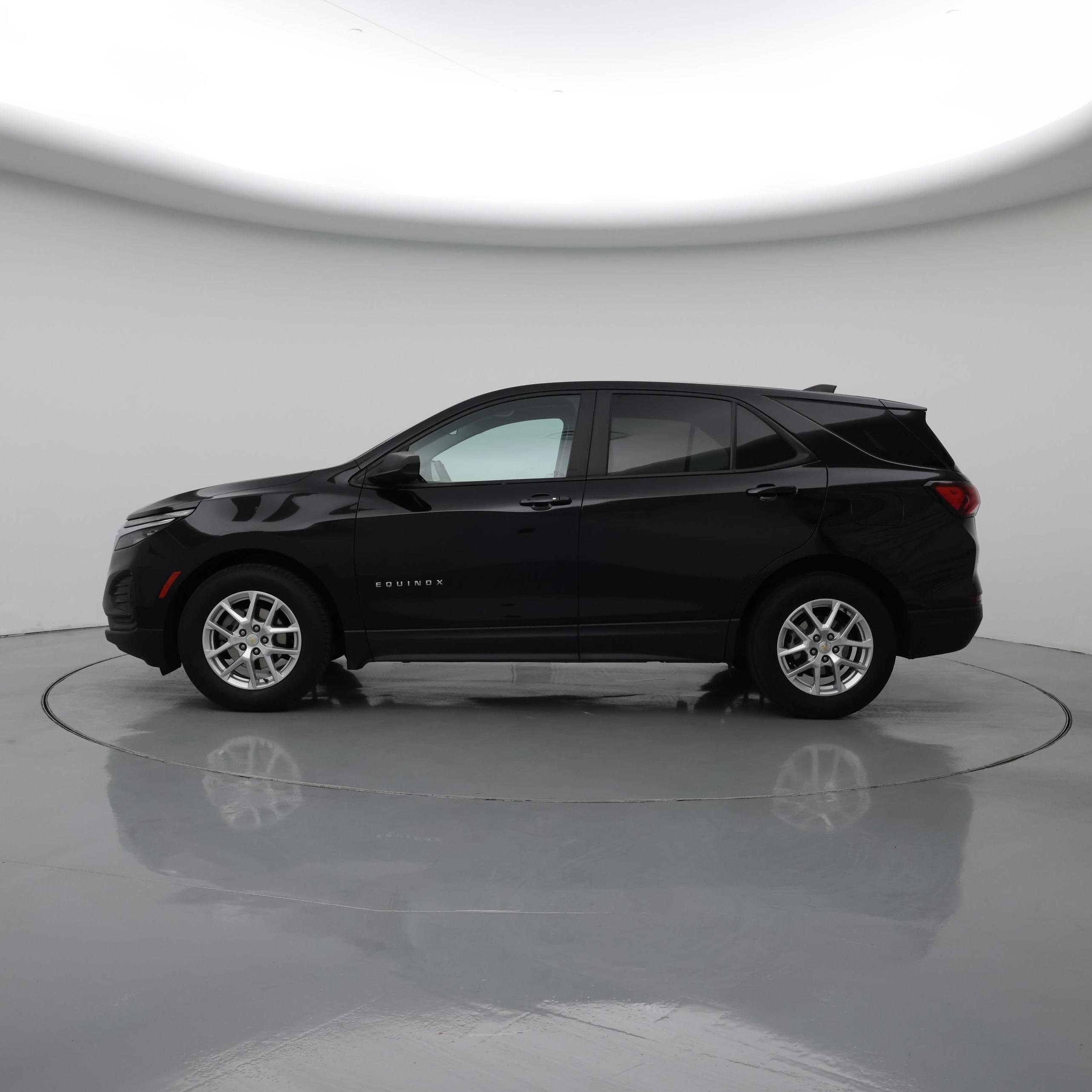 Thumbnail: 2022 Chevrolet Equinox - 3