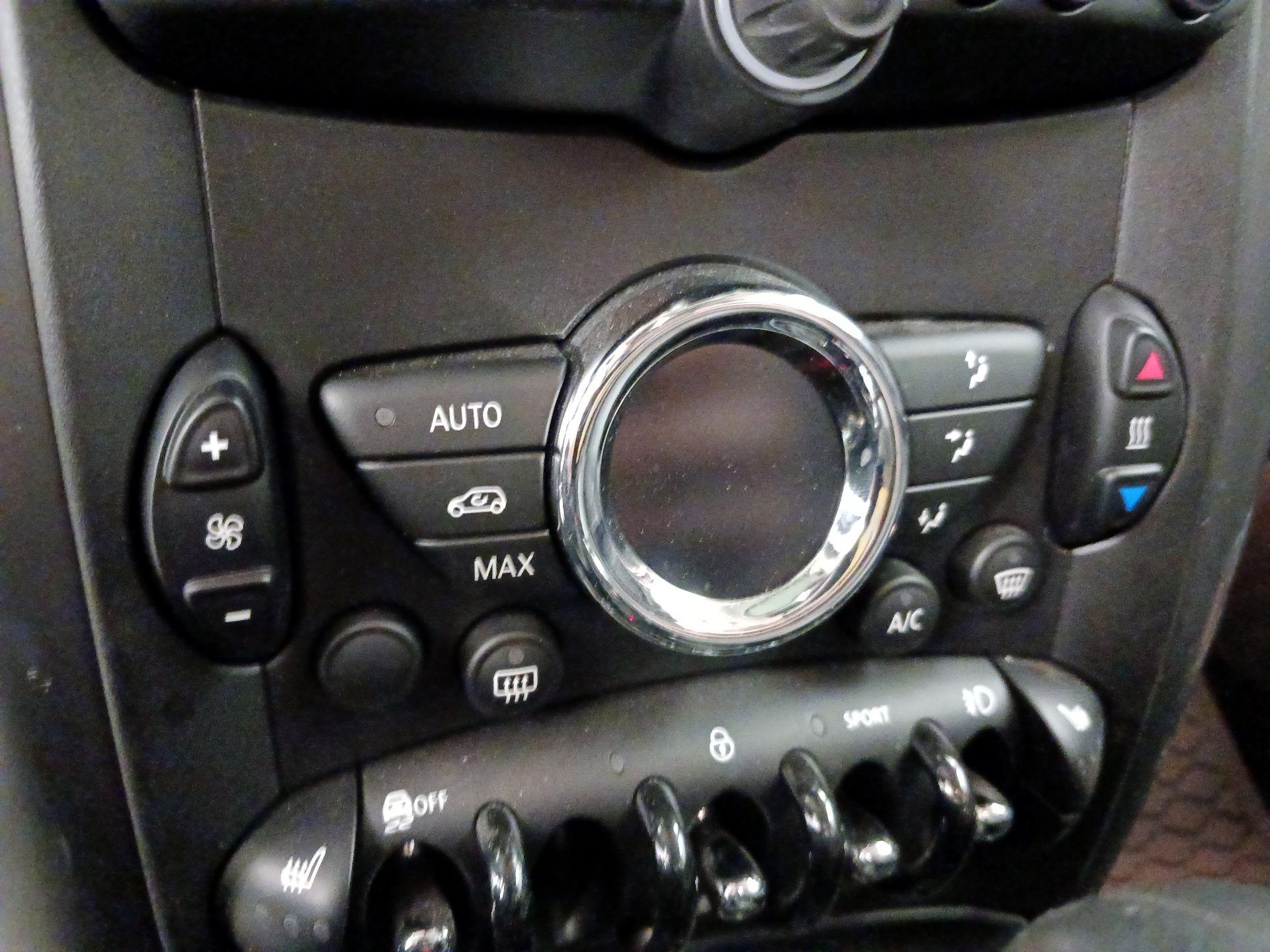 Thumbnail: 2015 MINI Cooper Countryman - 14