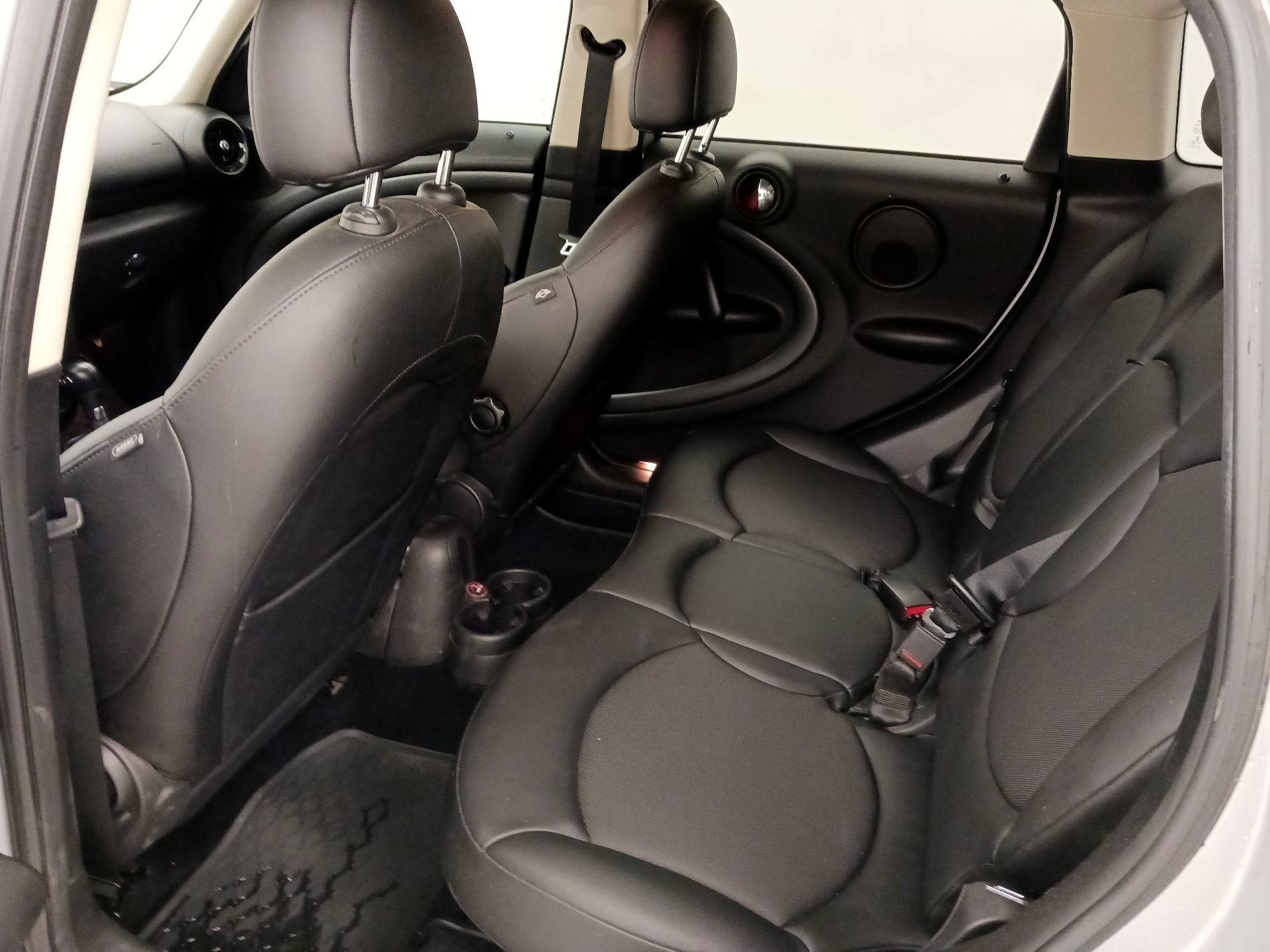 Thumbnail: 2015 MINI Cooper Countryman - 18