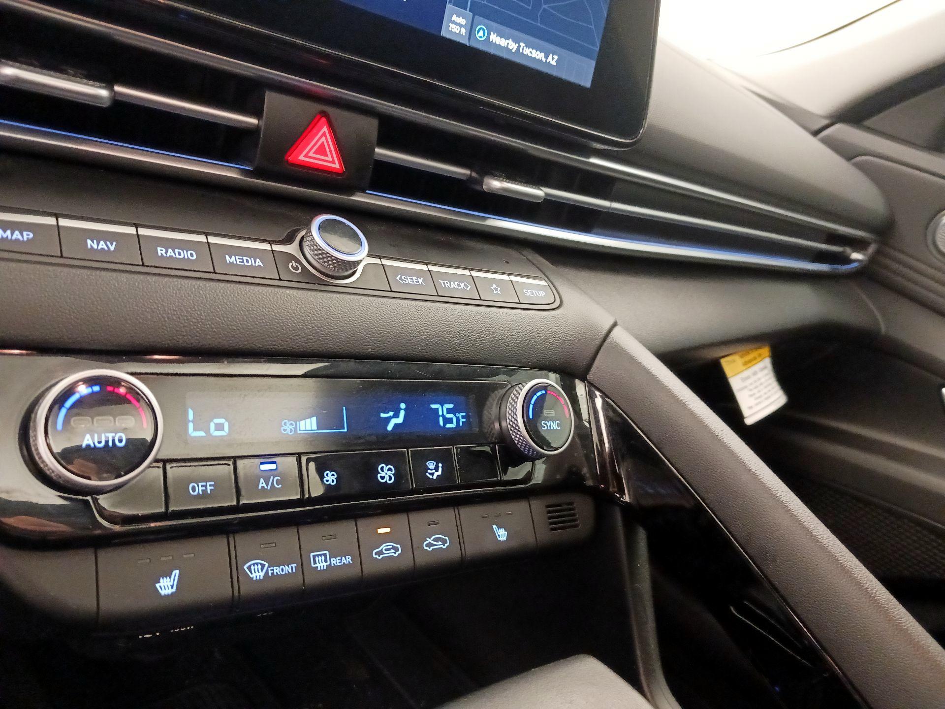 Thumbnail: 2025 Hyundai Elantra - 17