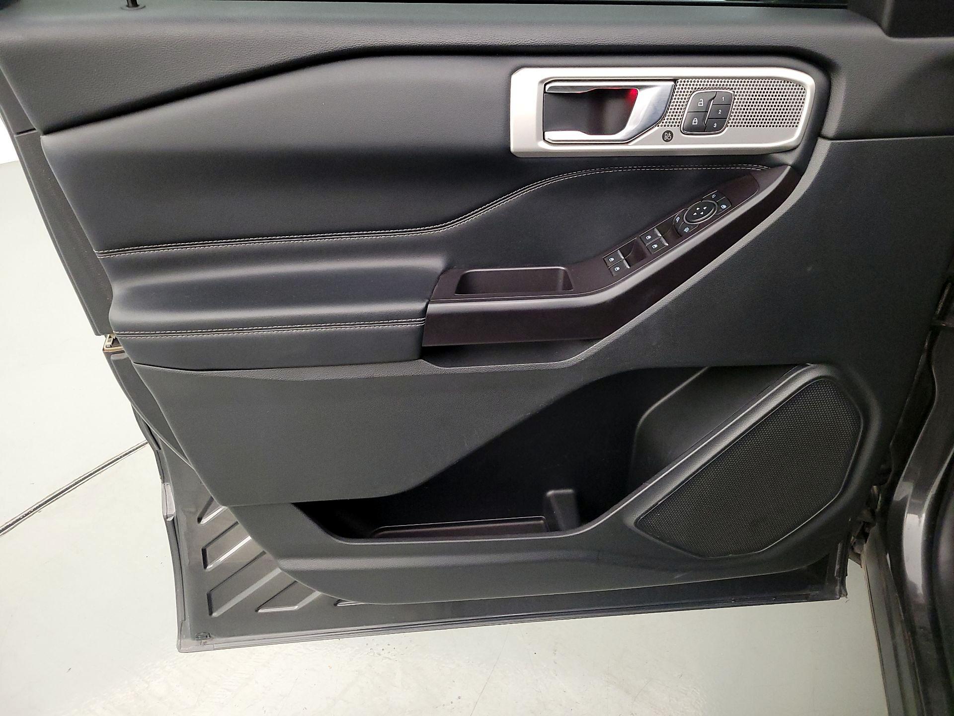 Thumbnail: 2020 Ford Explorer - 12