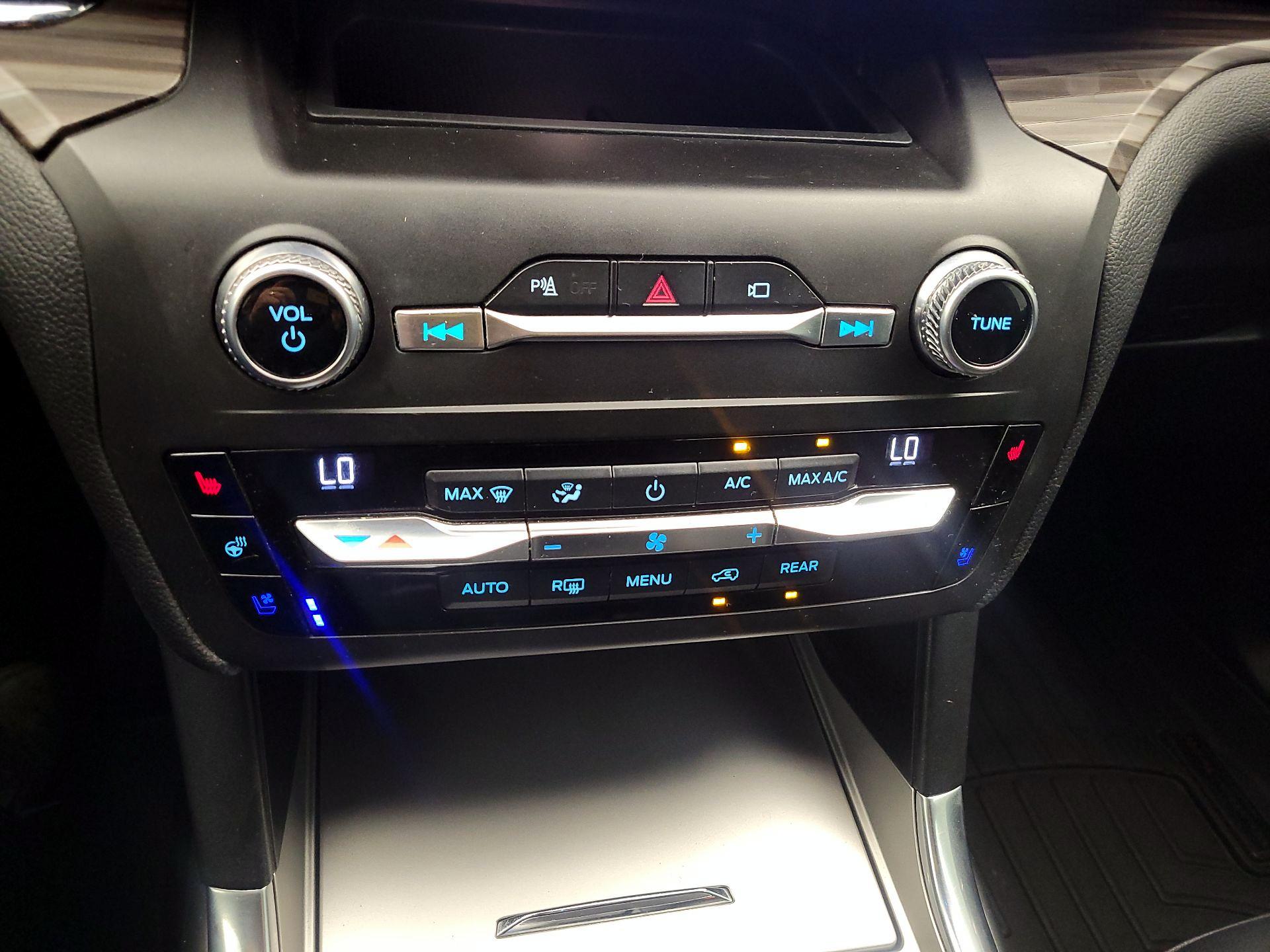 Thumbnail: 2020 Ford Explorer - 17