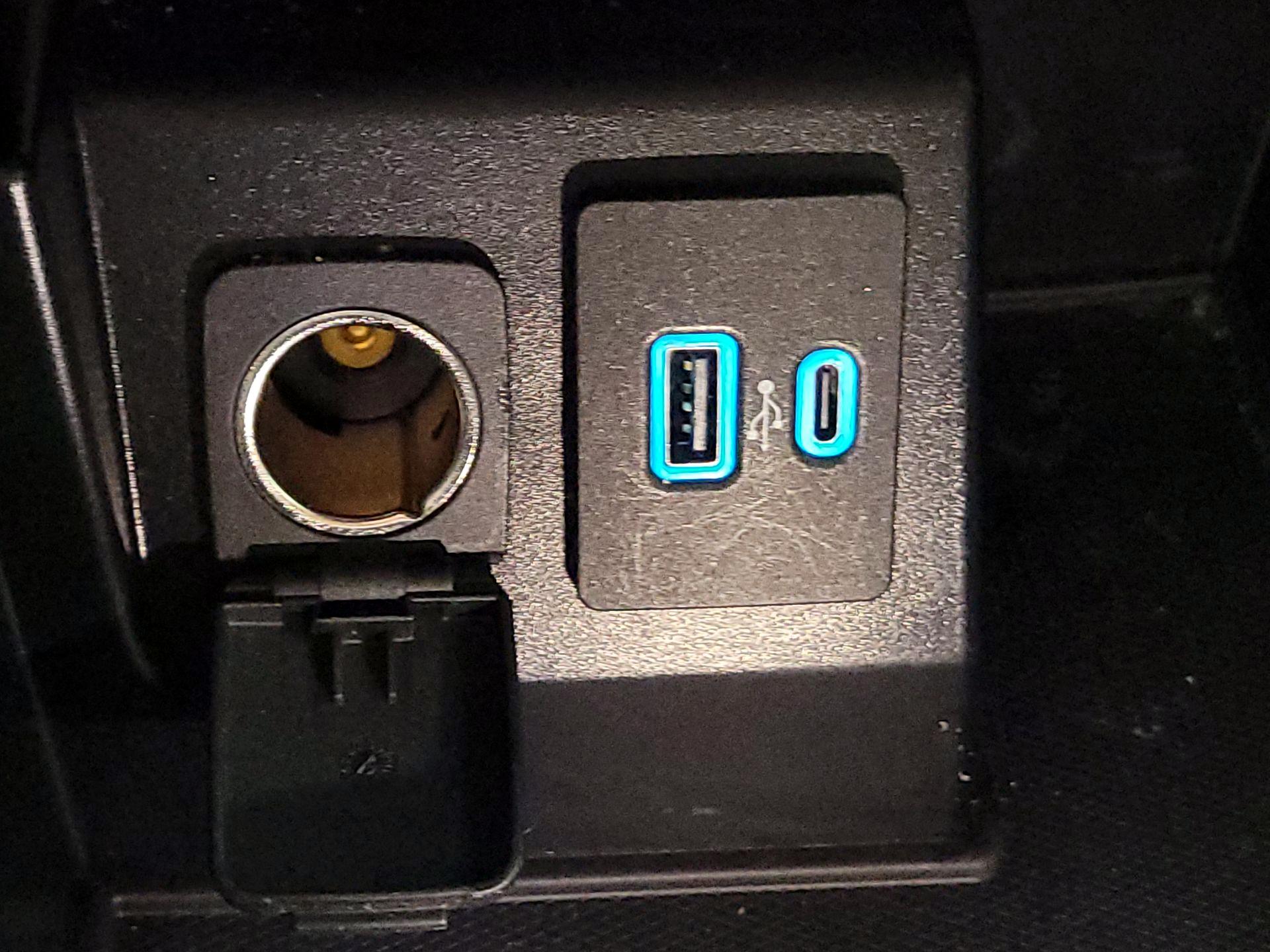 Thumbnail: 2020 Ford Explorer - 19