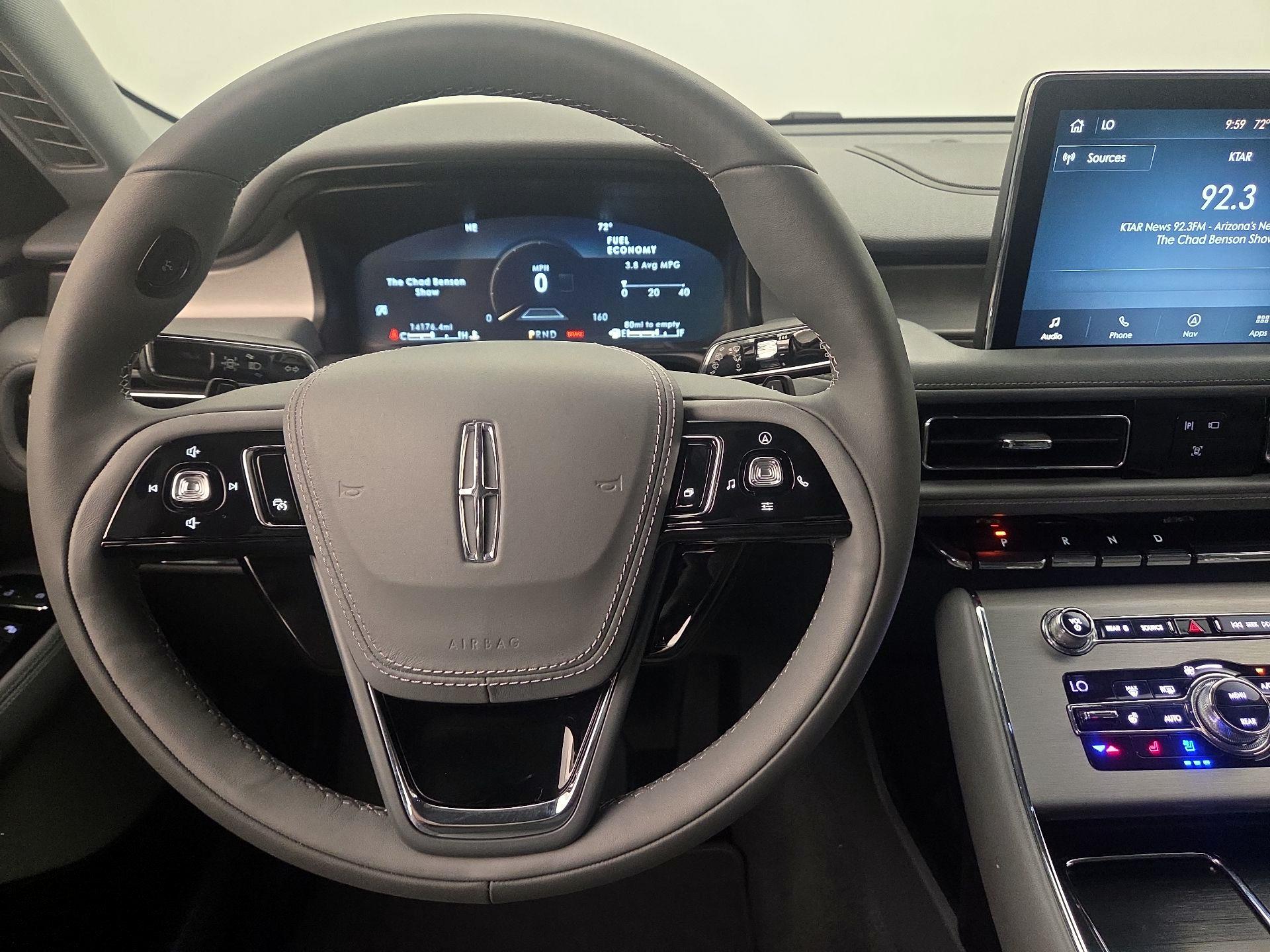Thumbnail: 2020 Lincoln Aviator - 10