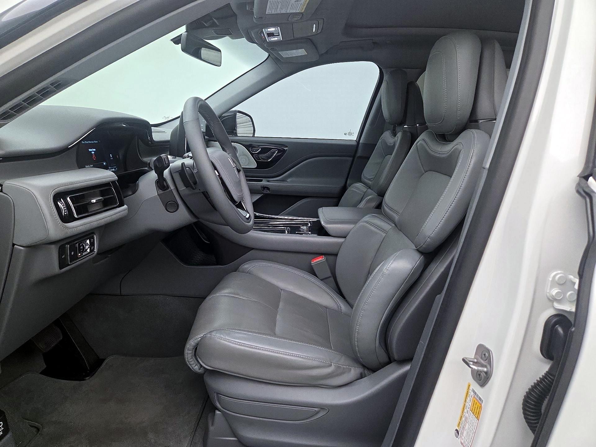 Thumbnail: 2020 Lincoln Aviator - 11