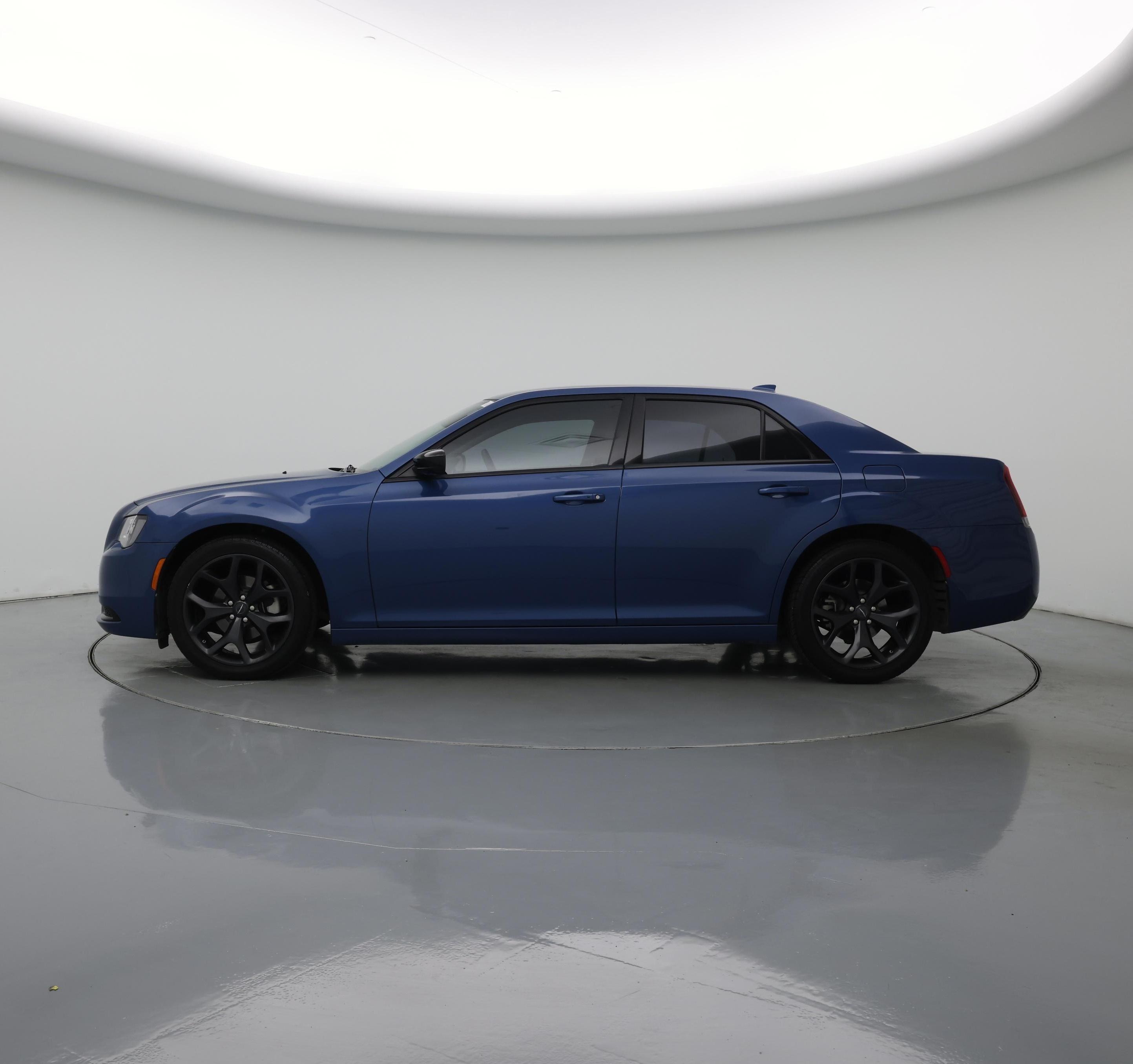 Thumbnail: 2023 Chrysler 300 - 3