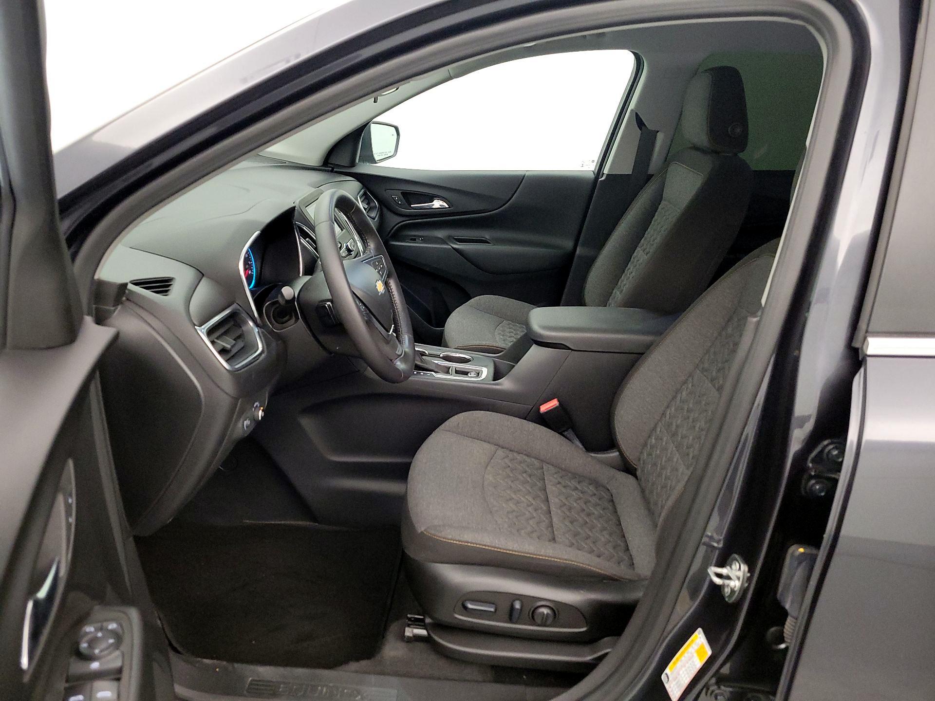 Thumbnail: 2022 Chevrolet Equinox - 11