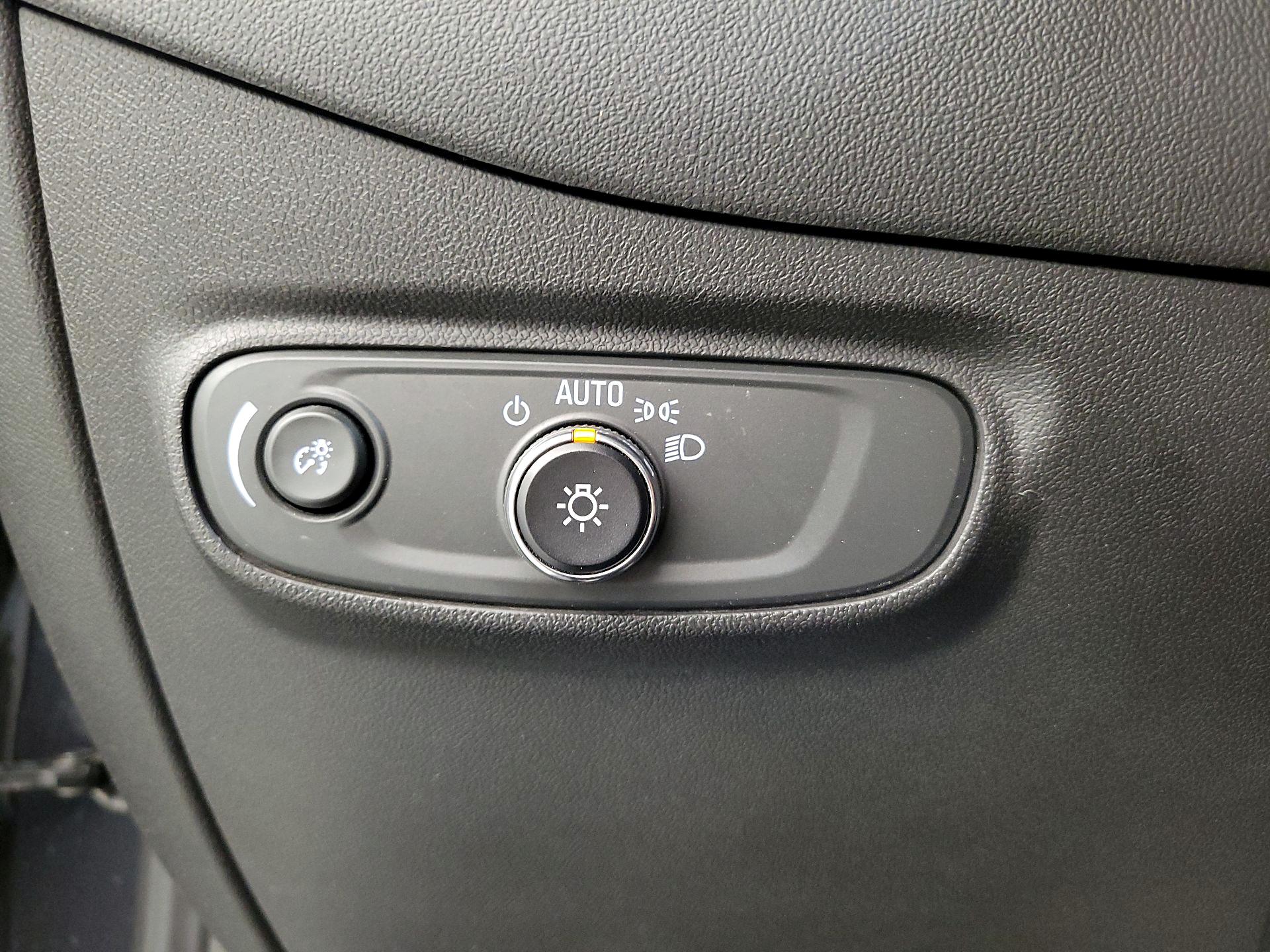 Thumbnail: 2022 Chevrolet Equinox - 13