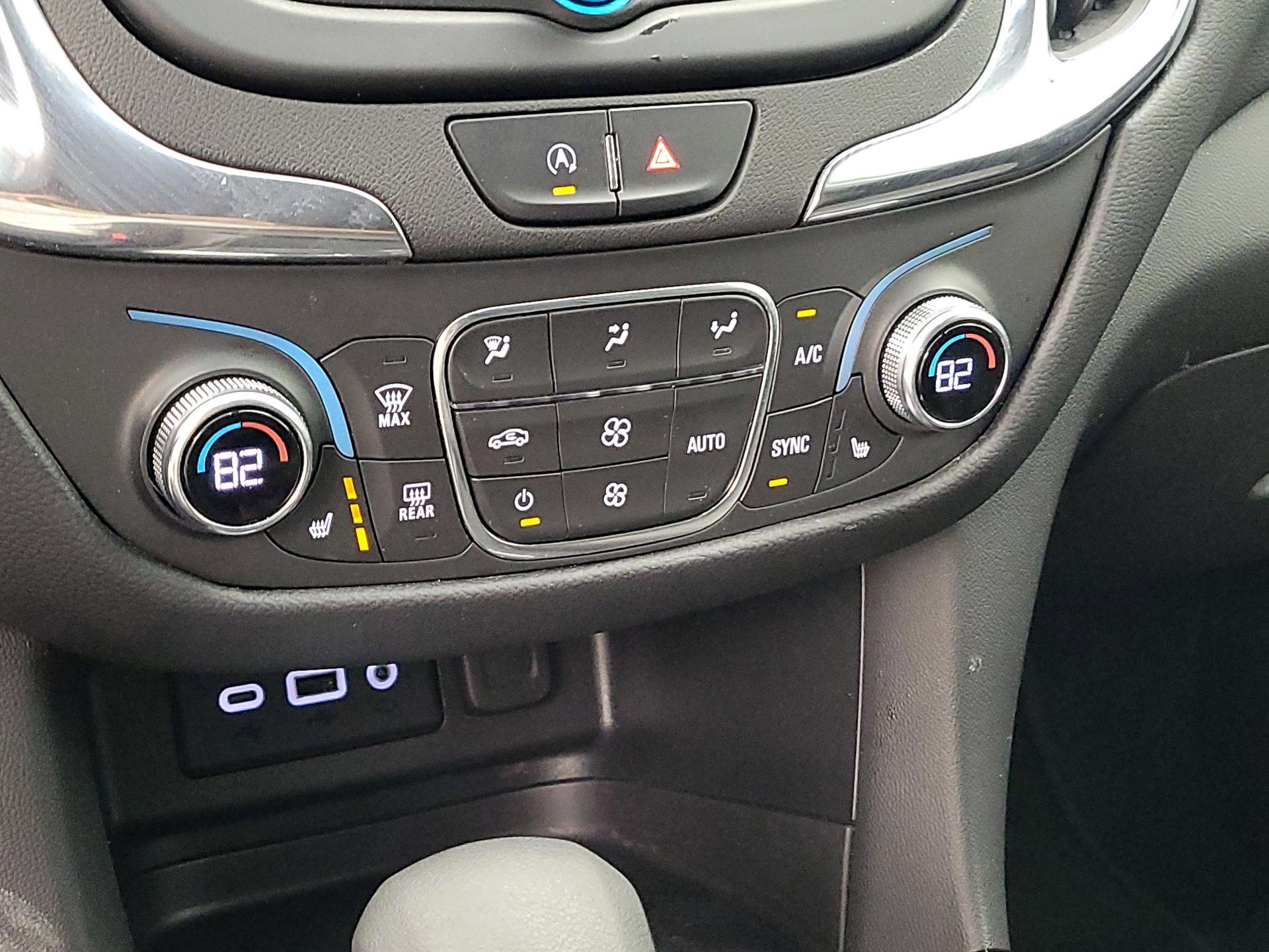 Thumbnail: 2022 Chevrolet Equinox - 16