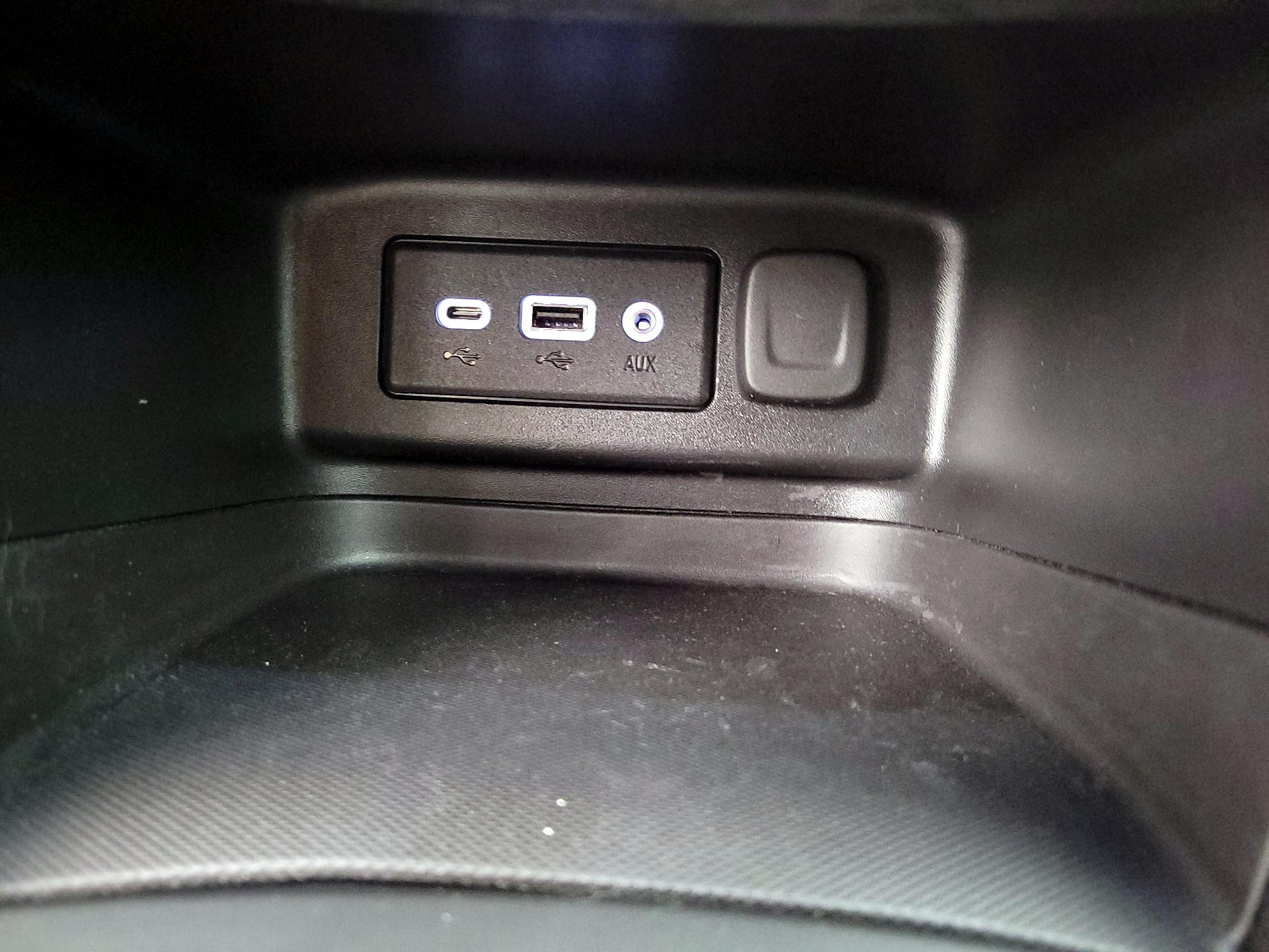 Thumbnail: 2022 Chevrolet Equinox - 18