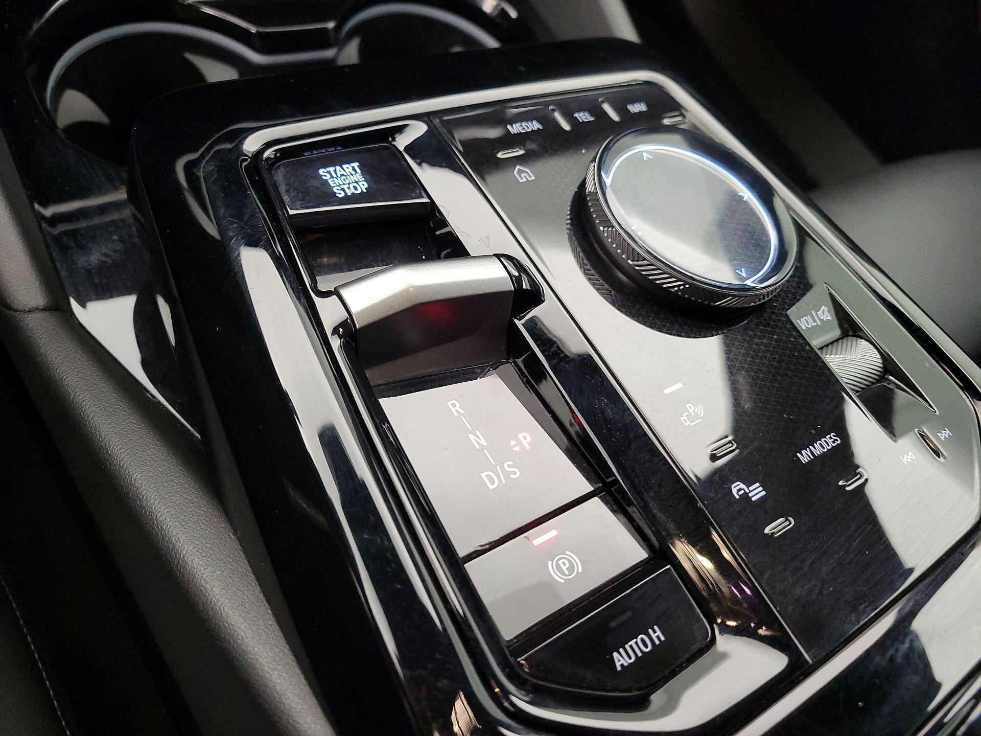 Thumbnail: 2025 BMW 5 Series - 18