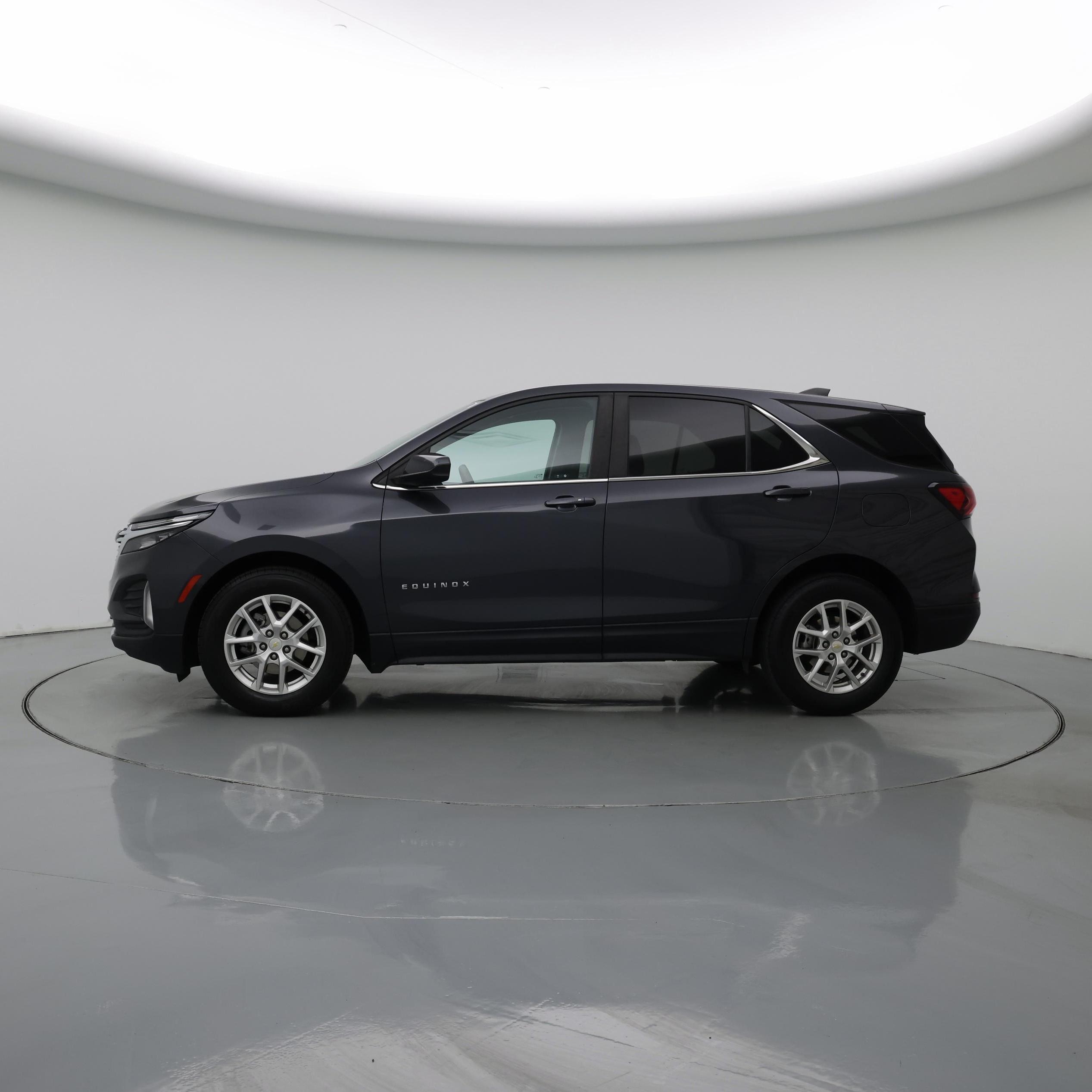Thumbnail: 2022 Chevrolet Equinox - 3