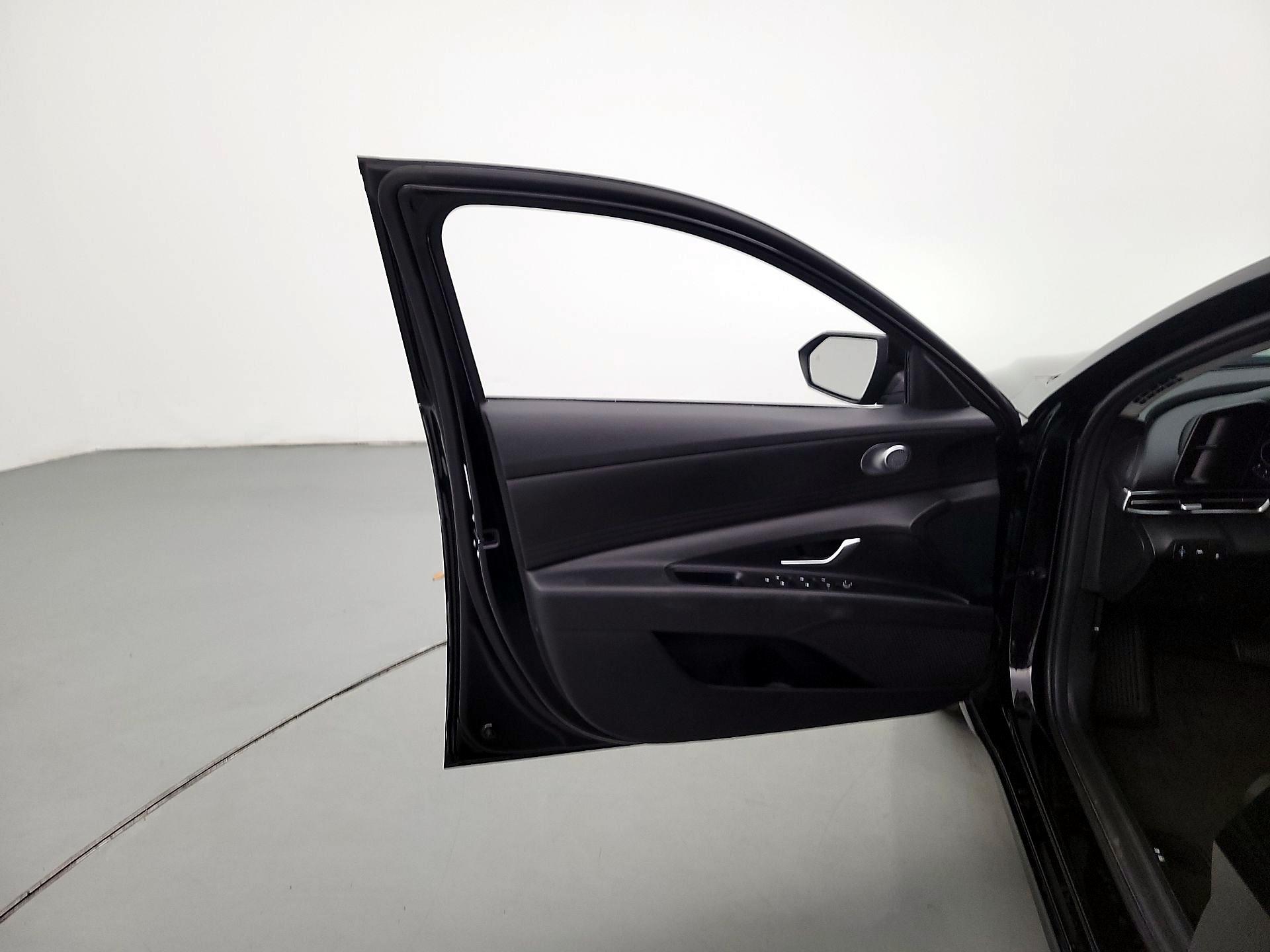 Thumbnail: 2023 Hyundai Elantra - 12