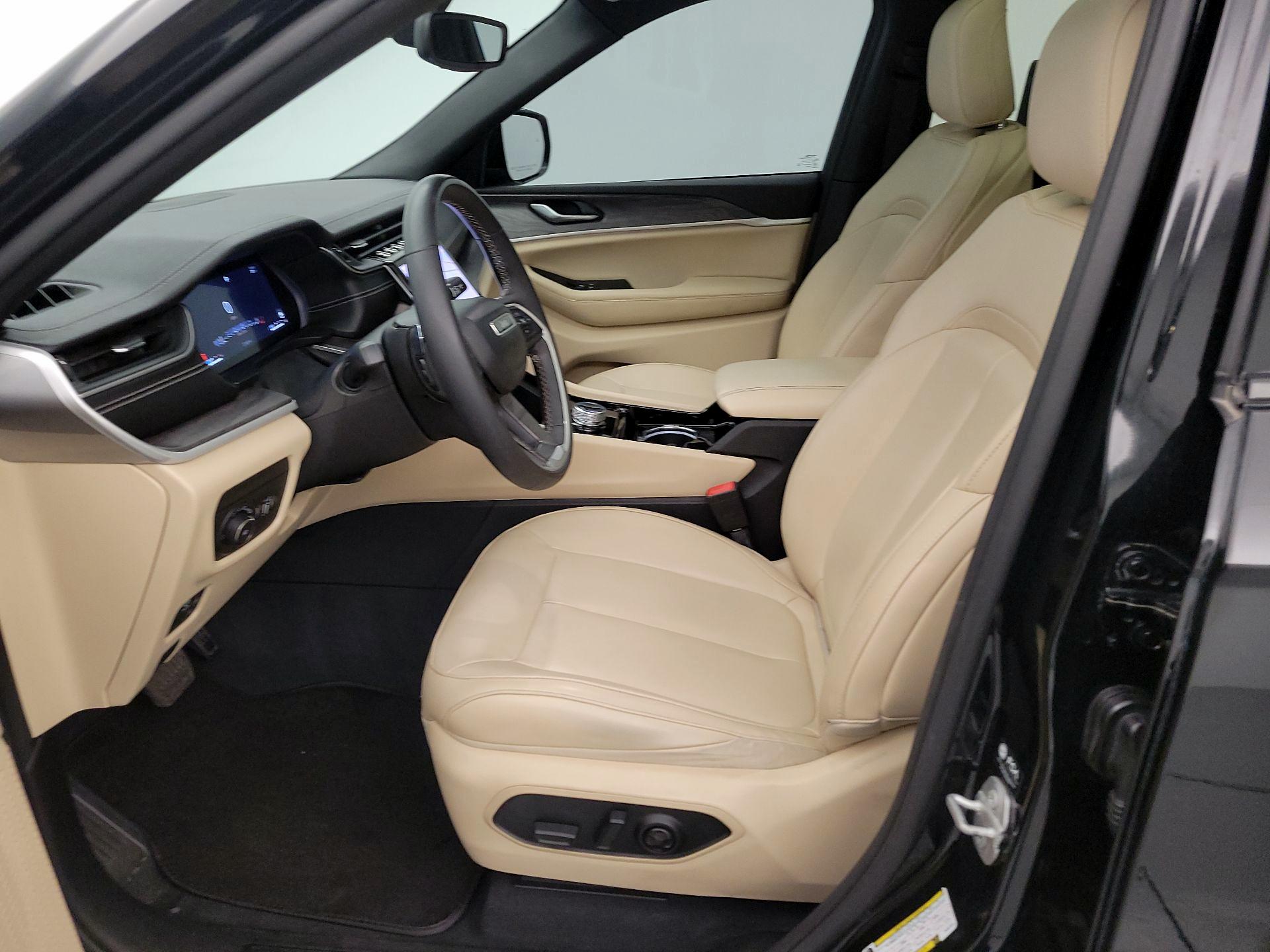 Thumbnail: 2023 Jeep Grand Cherokee - 11